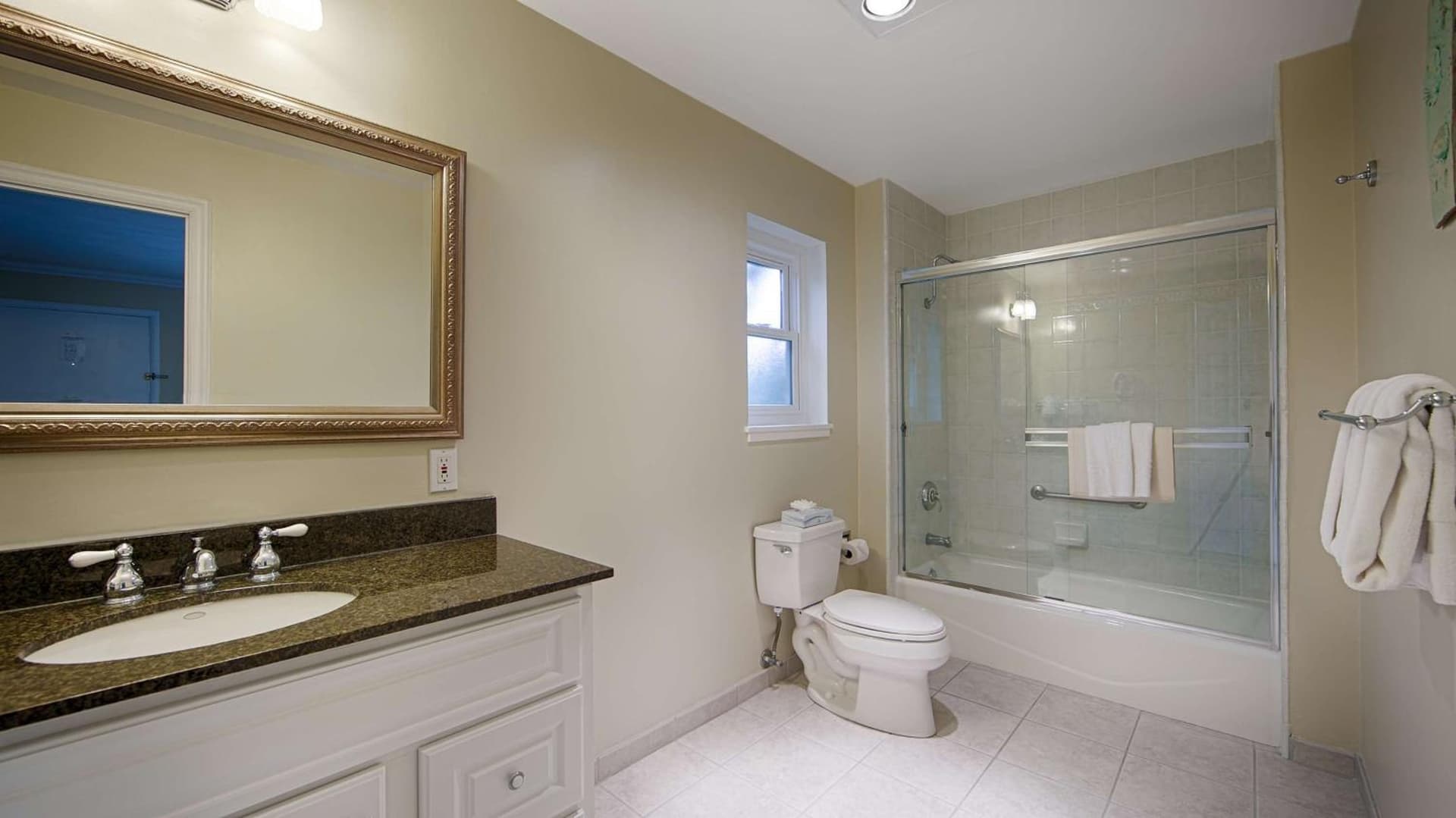 Carmel Bay View Inn gallery photo in Carmel, CA — image 11