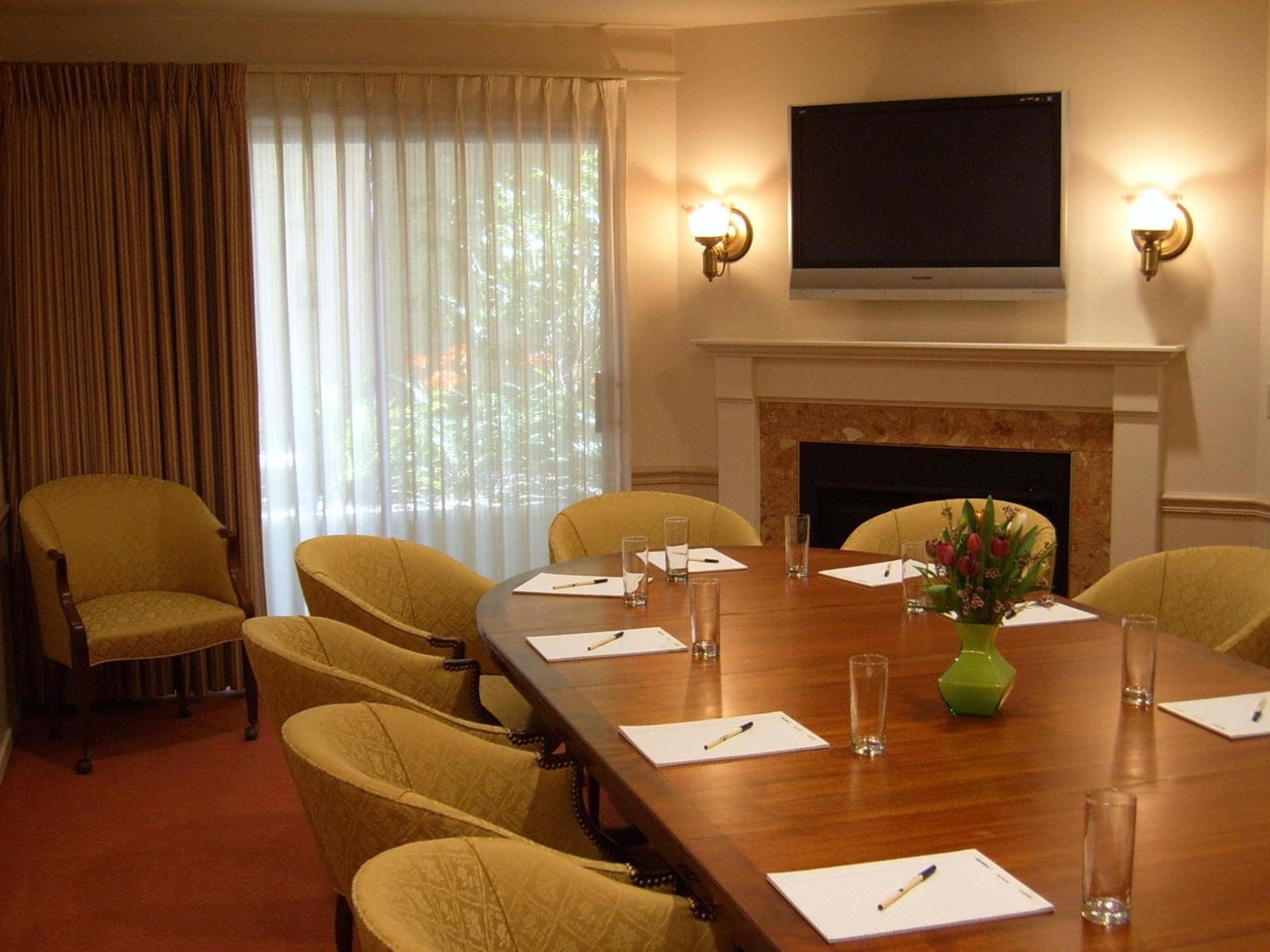 Victorian Inn gallery photo in Monterey, CA — image 34