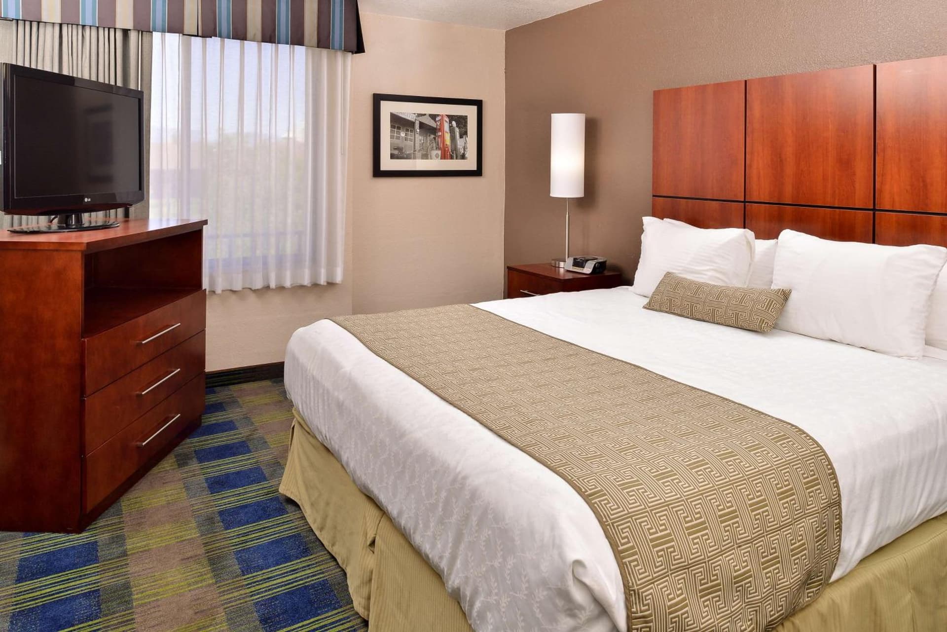 Best Western Plus Heritage Inn Ontario Rancho Cucamonga interior in Rancho Cucamonga, CA — gallery photo 2