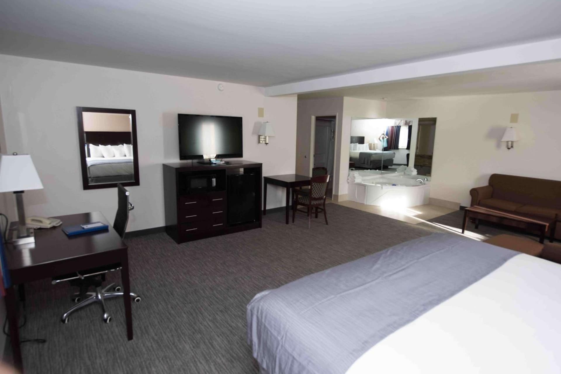 Spark by Hilton West Coxsackie interior in West Coxsackie, NY — gallery photo 2