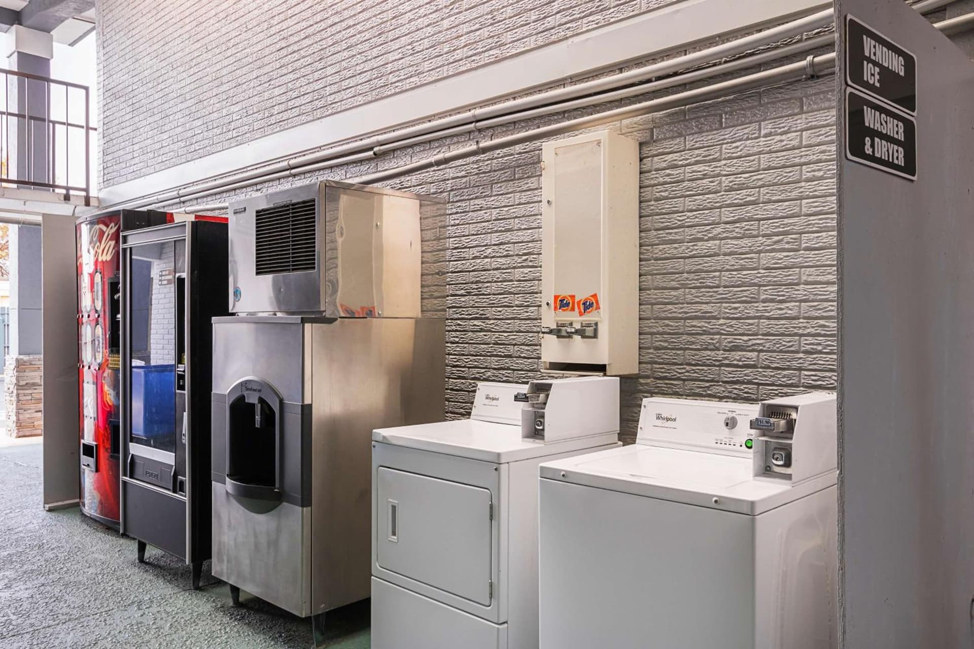Best Western Central Inn property views in Savannah, GA — gallery photo 3