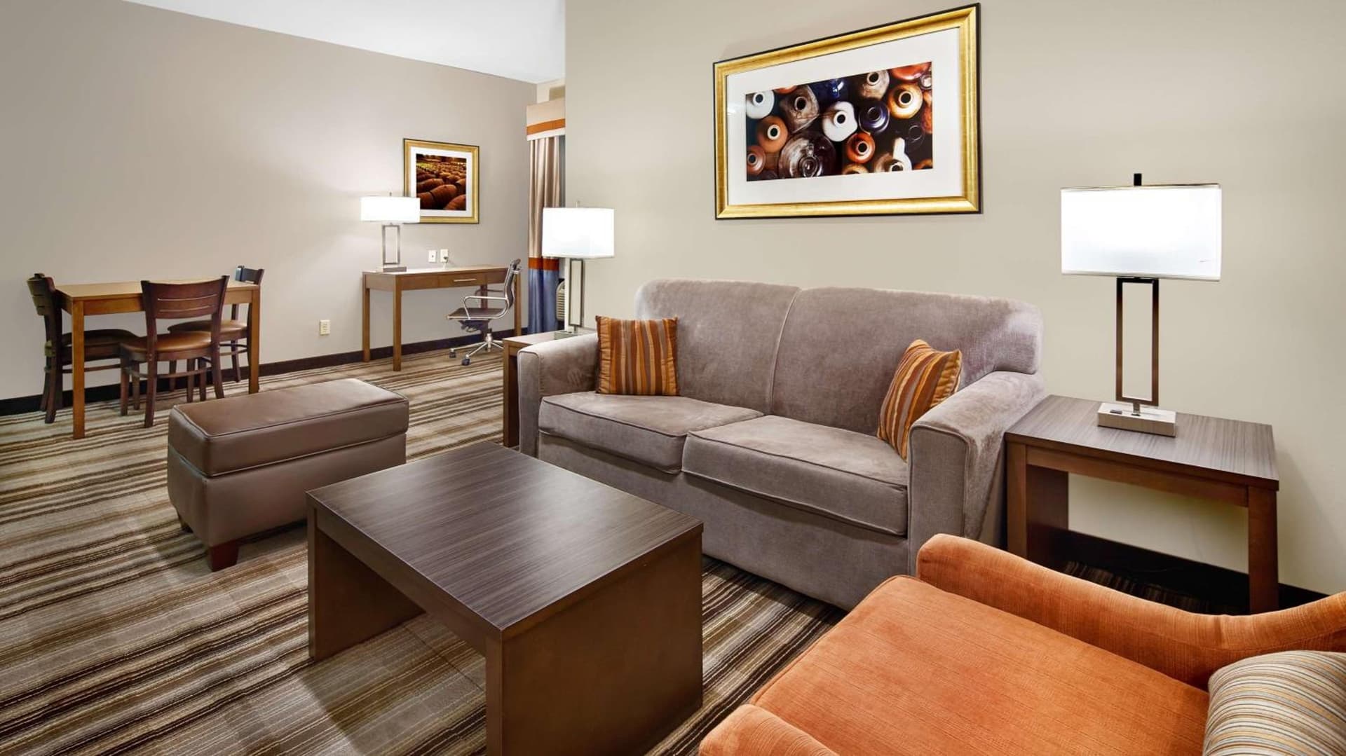 Best Western Plus Washington Hotel interior in Washington, MO — gallery photo 2