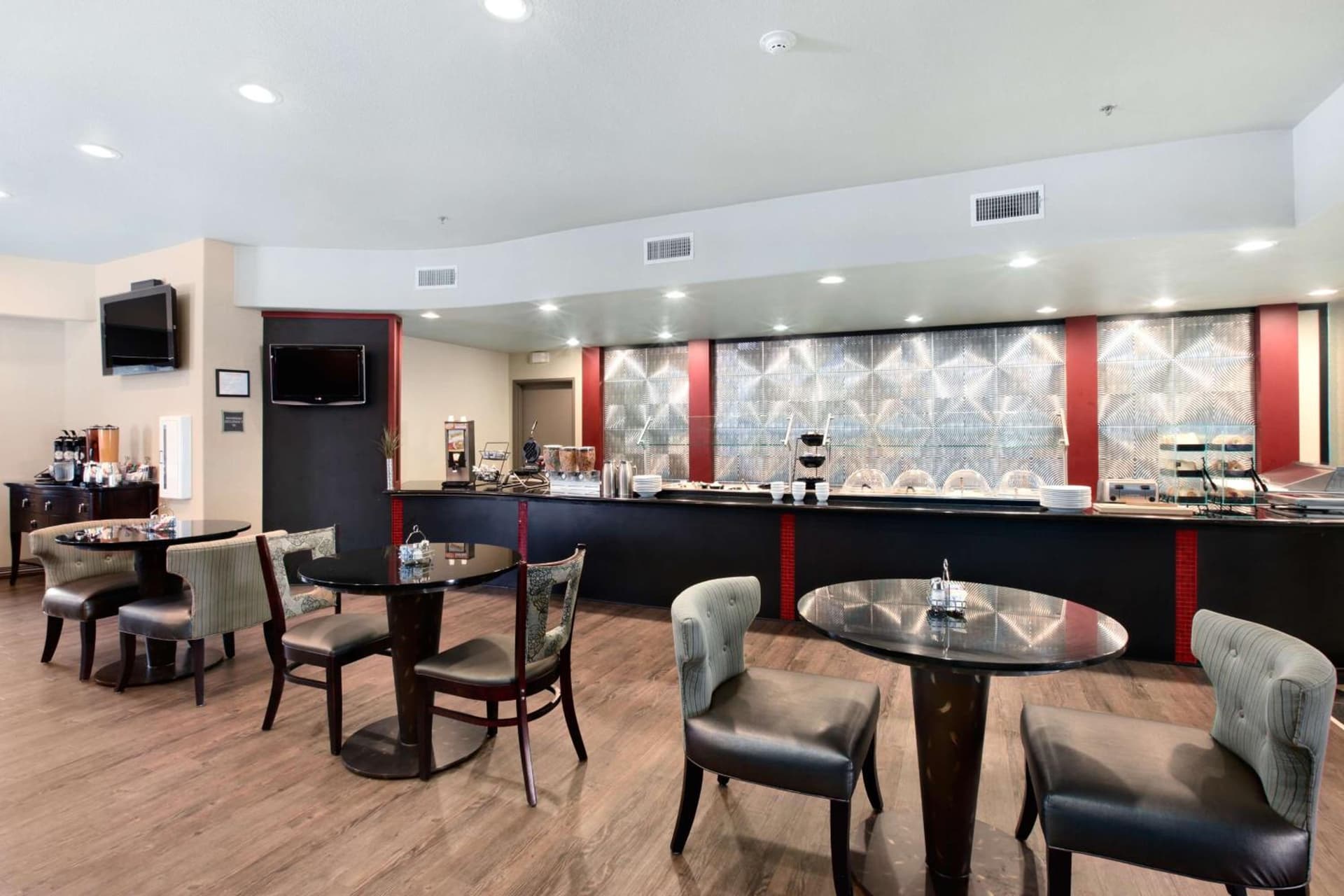 Best Western Premier Crown Chase Inn & Suites gallery photo in Denton, TX — image 27