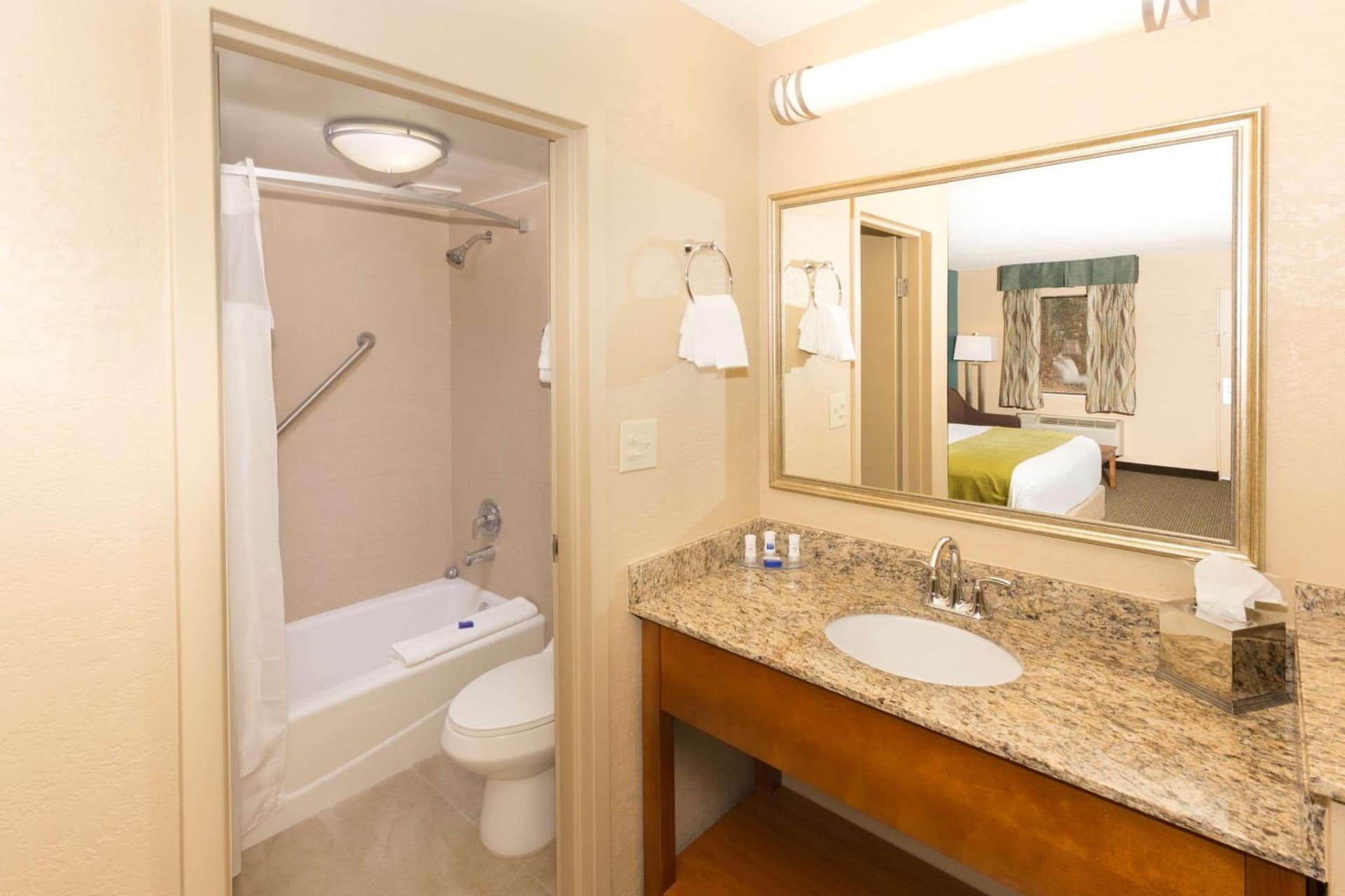 Best Western Charleston Inn gallery photo in Charleston, SC — image 55