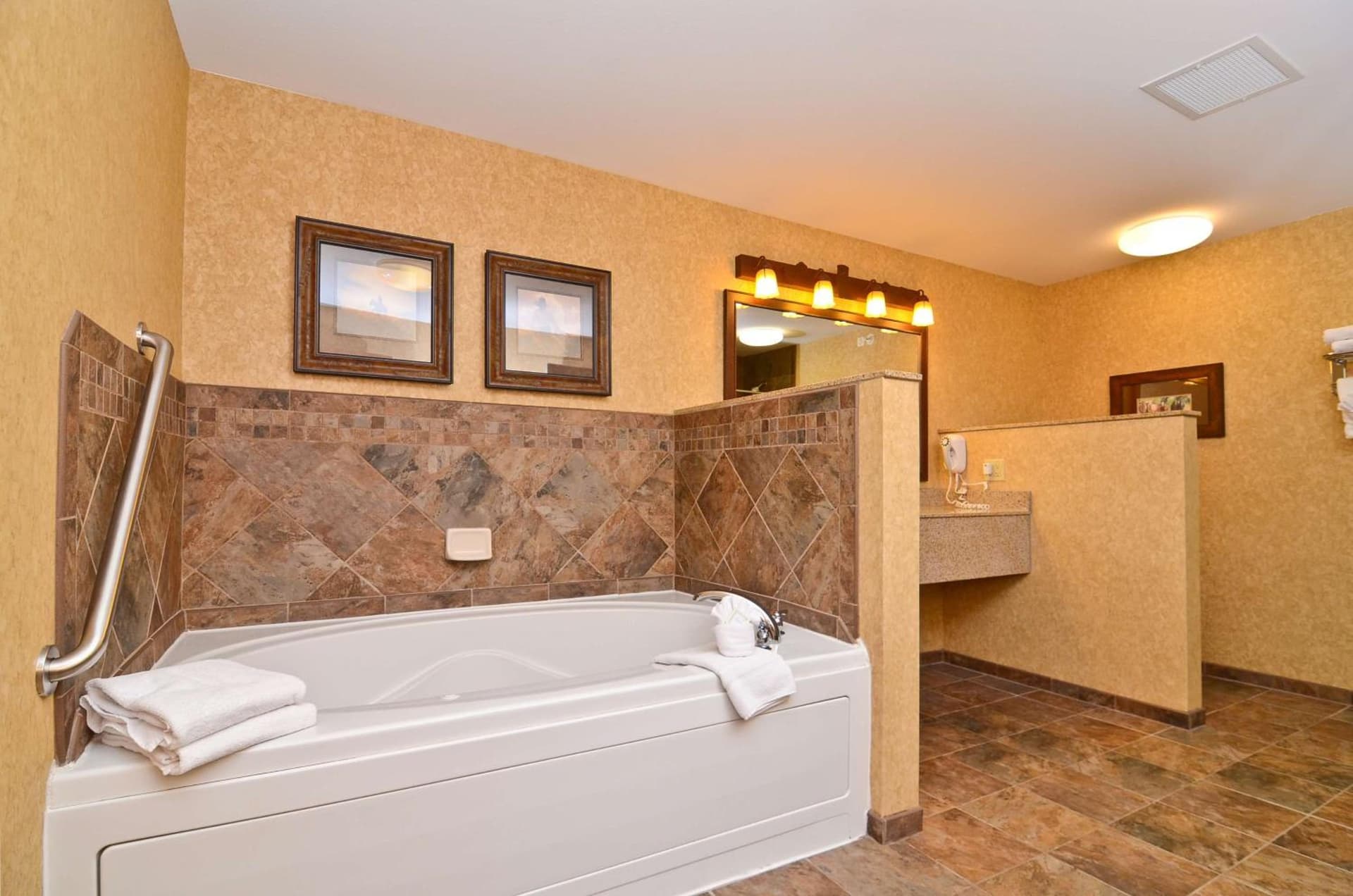 Best Western Plus Kelly Inn and Suites gallery photo in Fargo, ND — image 8