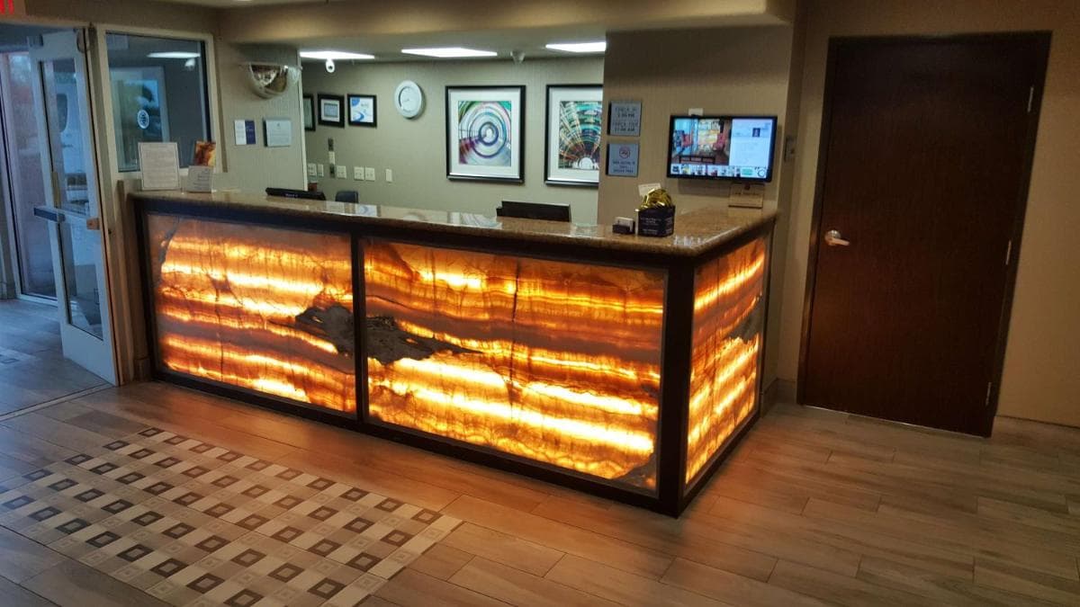 Best Western Airport Inn & Suites Oakland property views in Oakland, CA — gallery photo 3