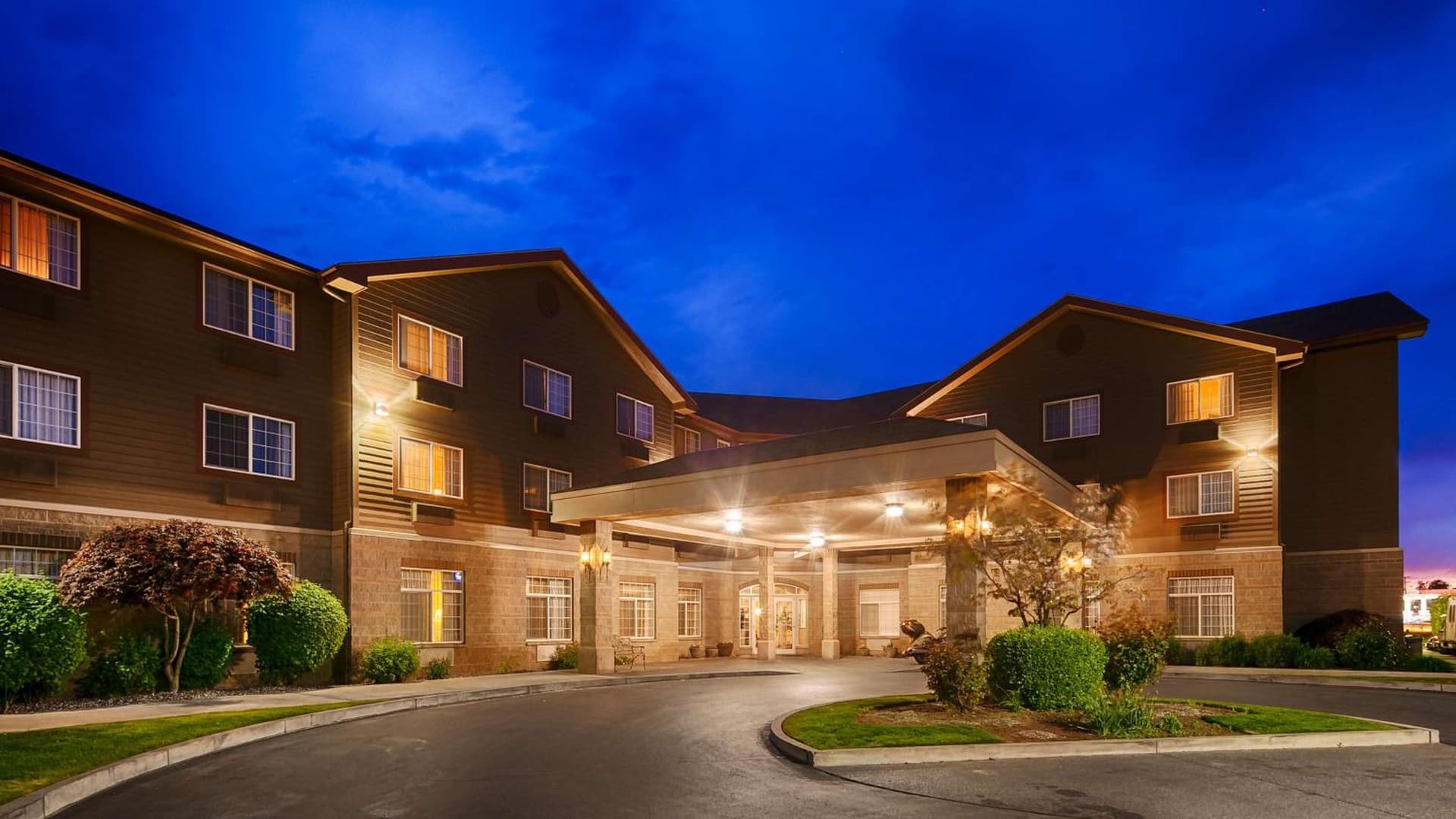 Best Western Plus Kennewick Inn featured exterior or lobby in Kennewick, WA — similar hotel