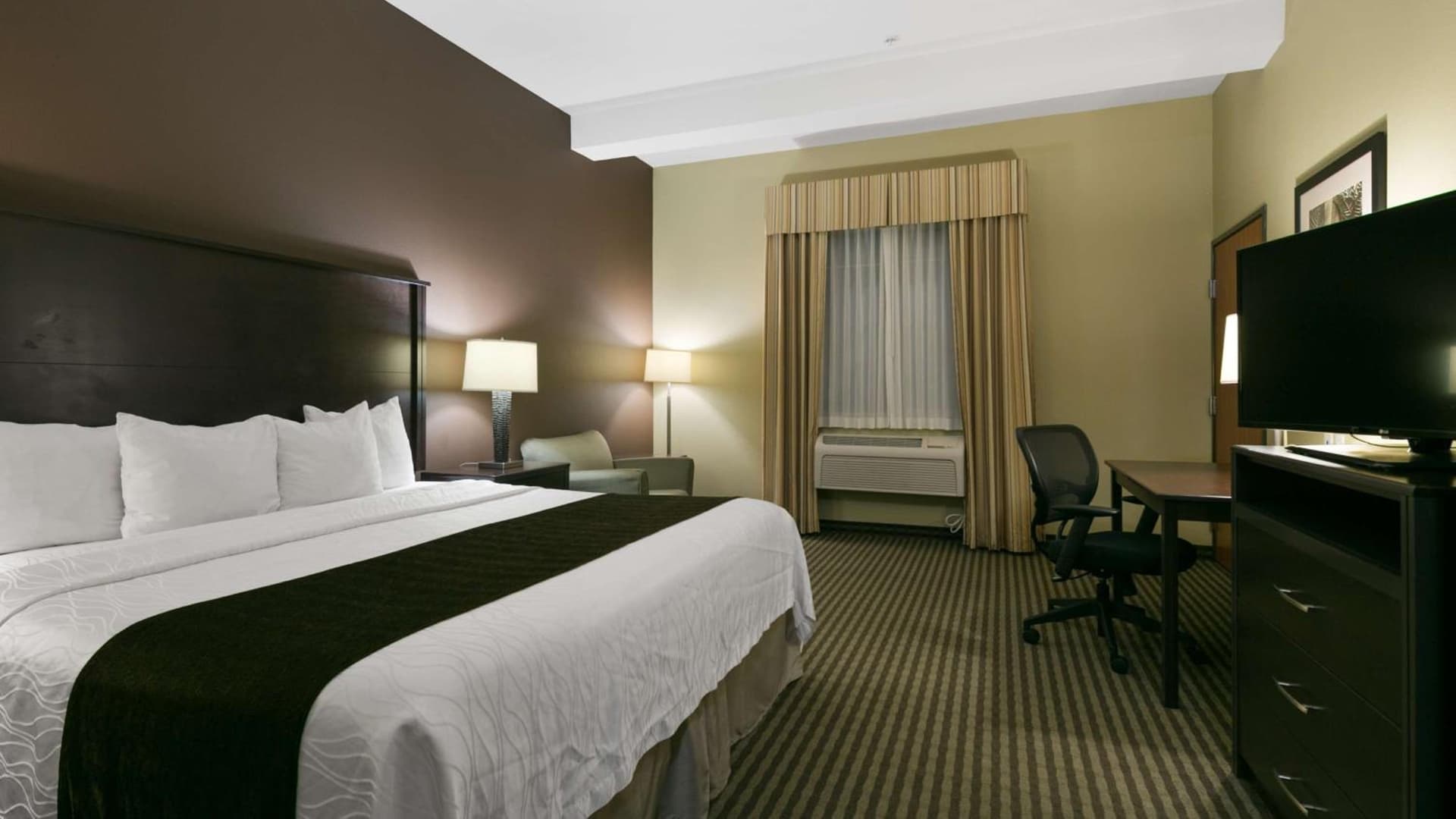Best Western Plus Port of Camas-Washougal Convention Center gallery photo in Washougal, WA — image 32