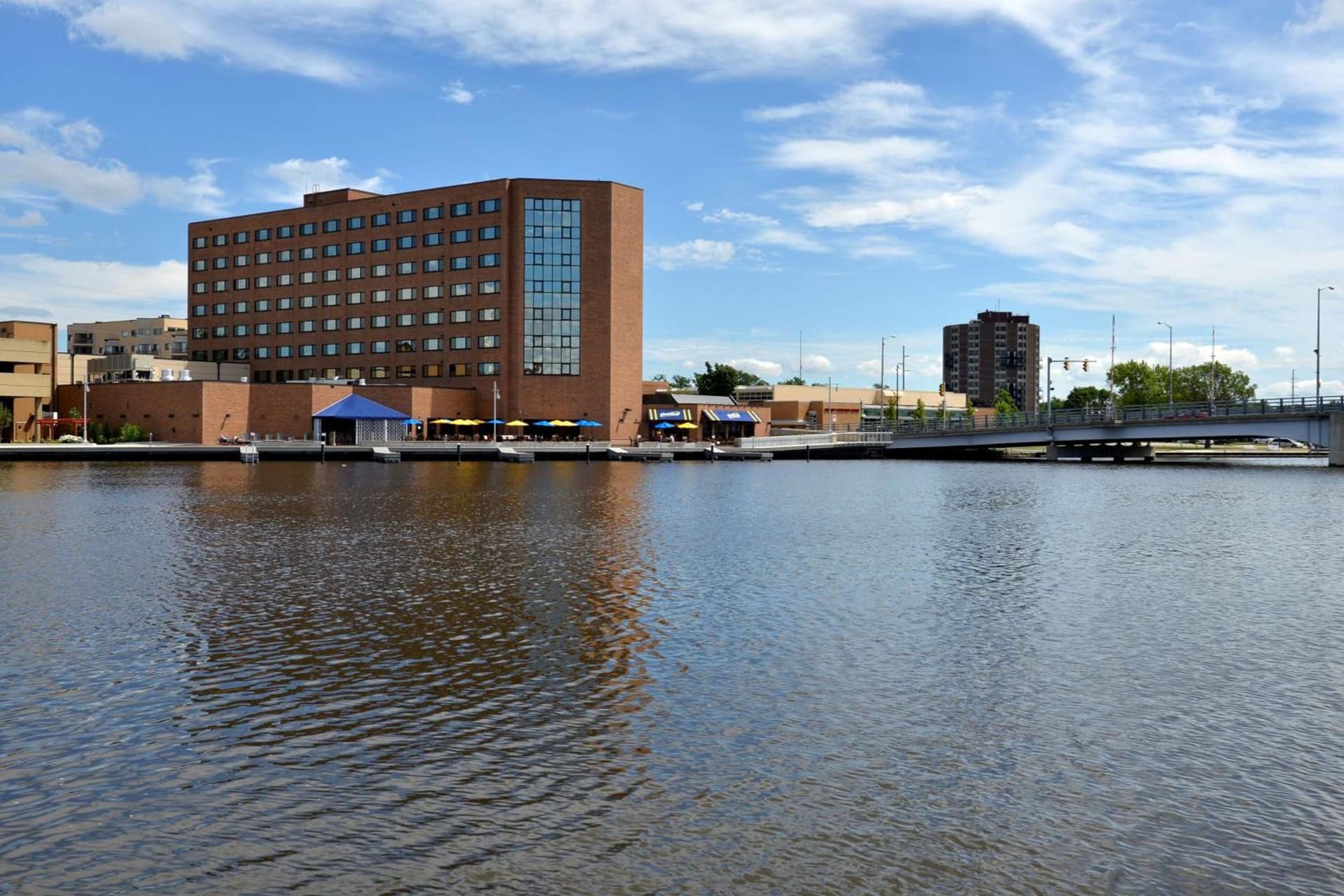 Oshkosh Marriott Waterfront Hotel & Convention Center property views in Oshkosh, WI — gallery photo 3