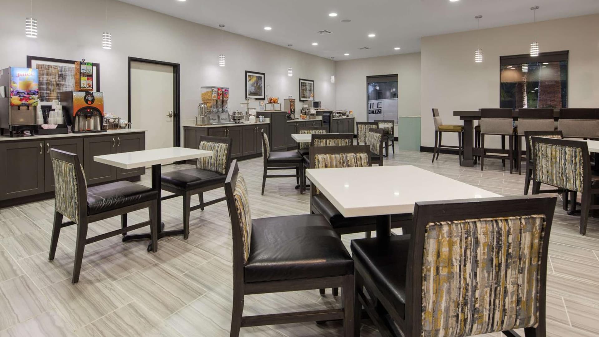 Best Western Plus Regency Park property views in Walker, LA — gallery photo 3