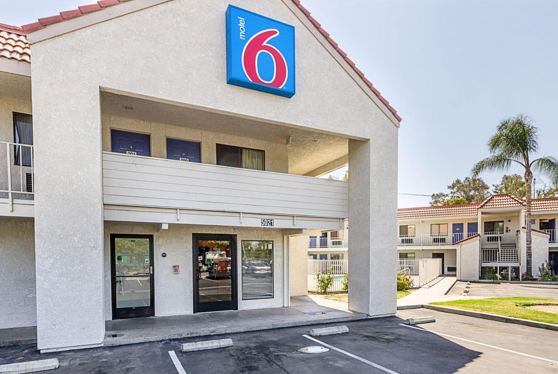 Motel 6-Fresno, CA featured exterior or lobby in Fresno, CA — similar hotel