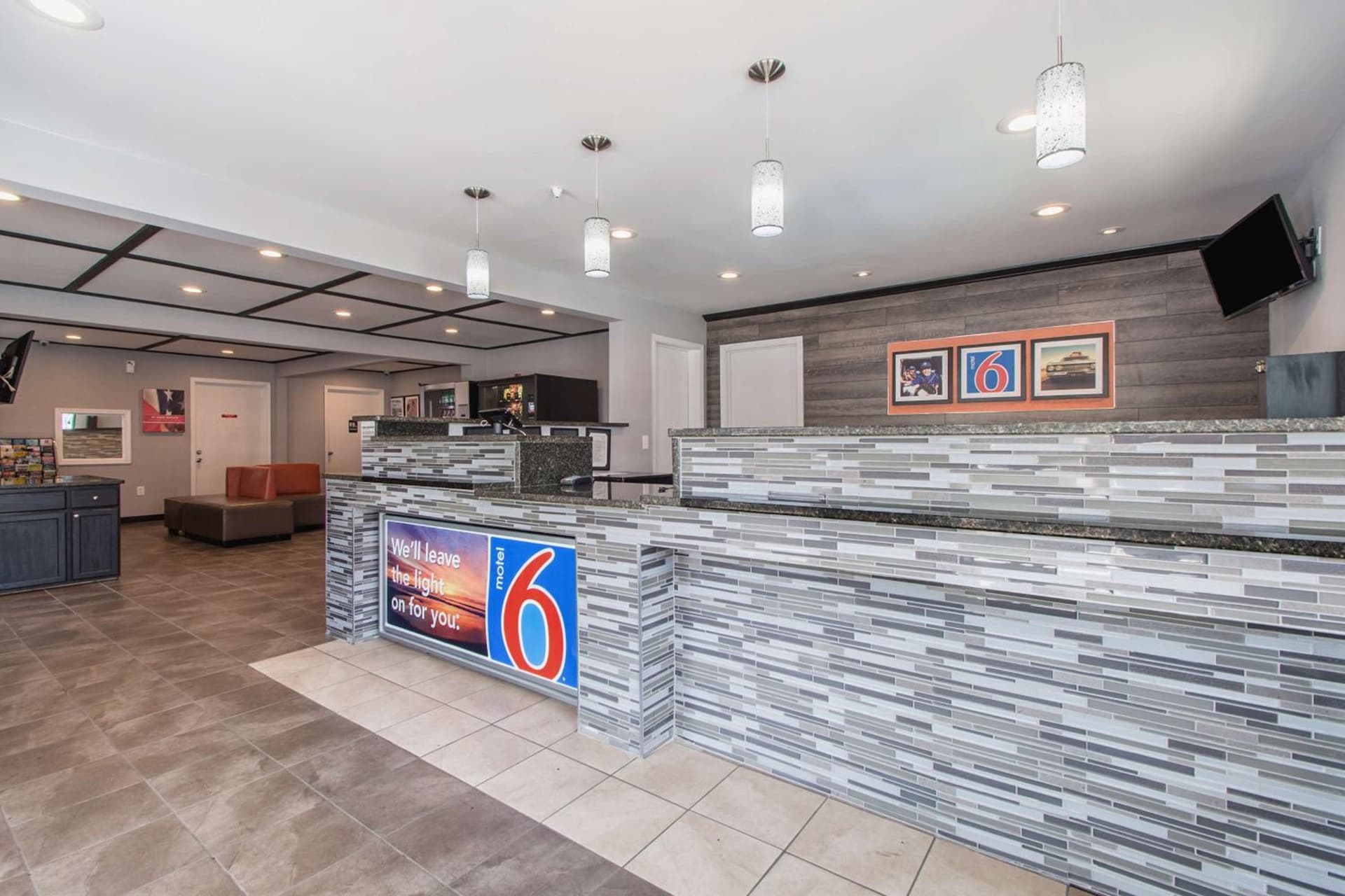 Motel 6-Norcross, GA - Atlanta Northeast interior in Norcross, GA — gallery photo 2