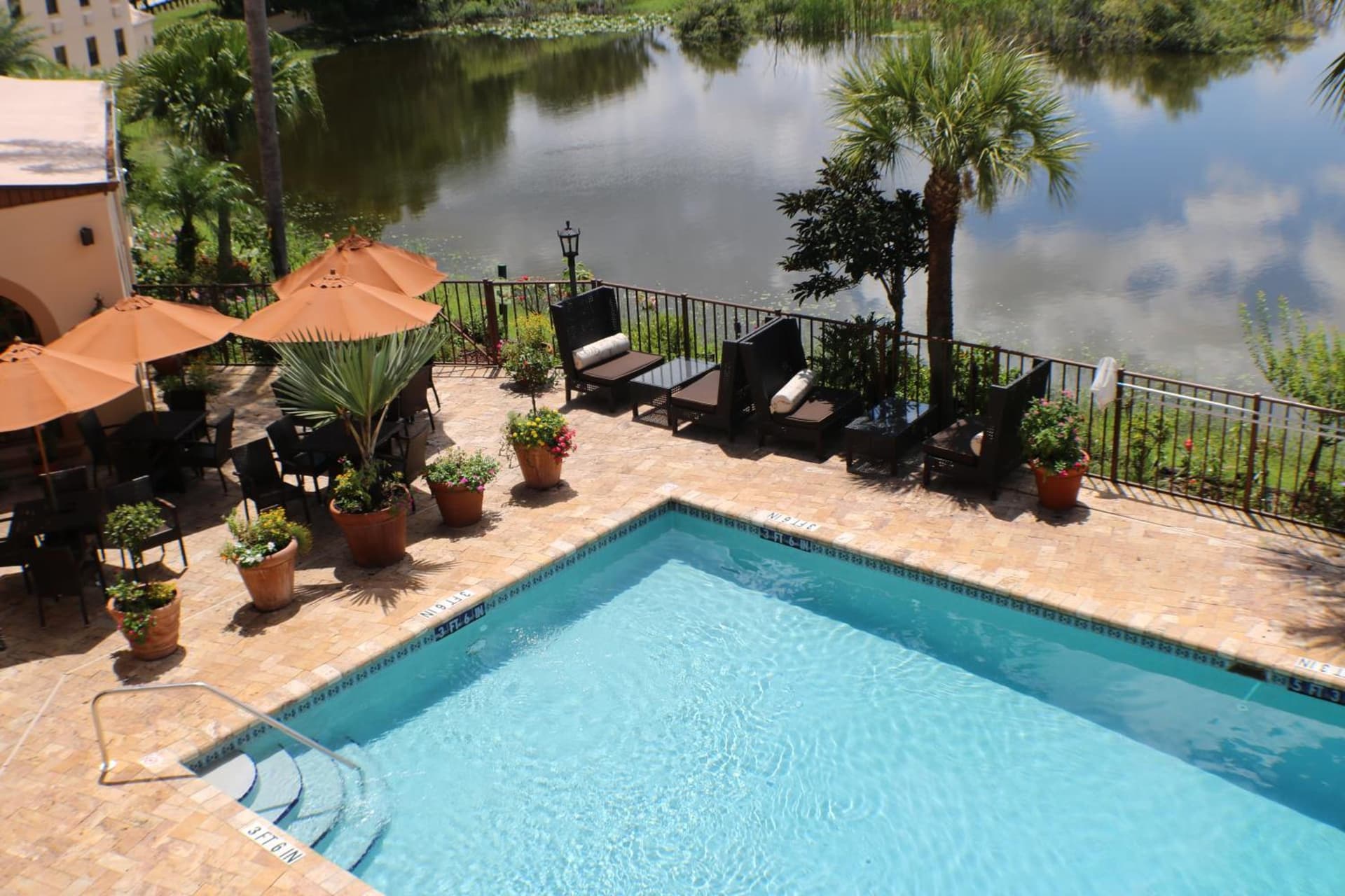 Inn on the Lakes property views in Sebring, FL — gallery photo 3
