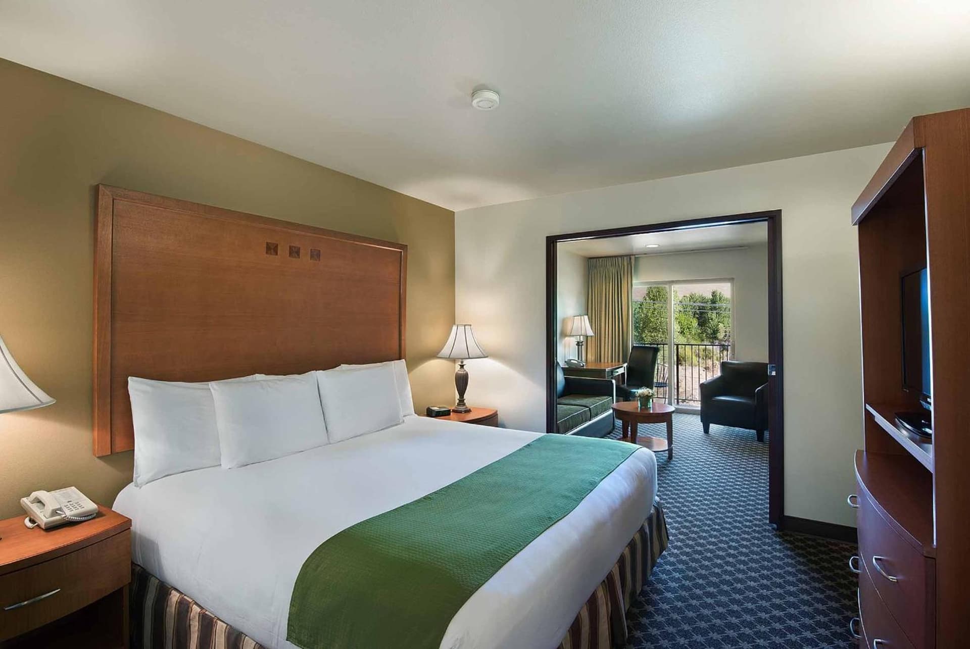 Oxford Suites Yakima gallery photo in Yakima, WA — image 6