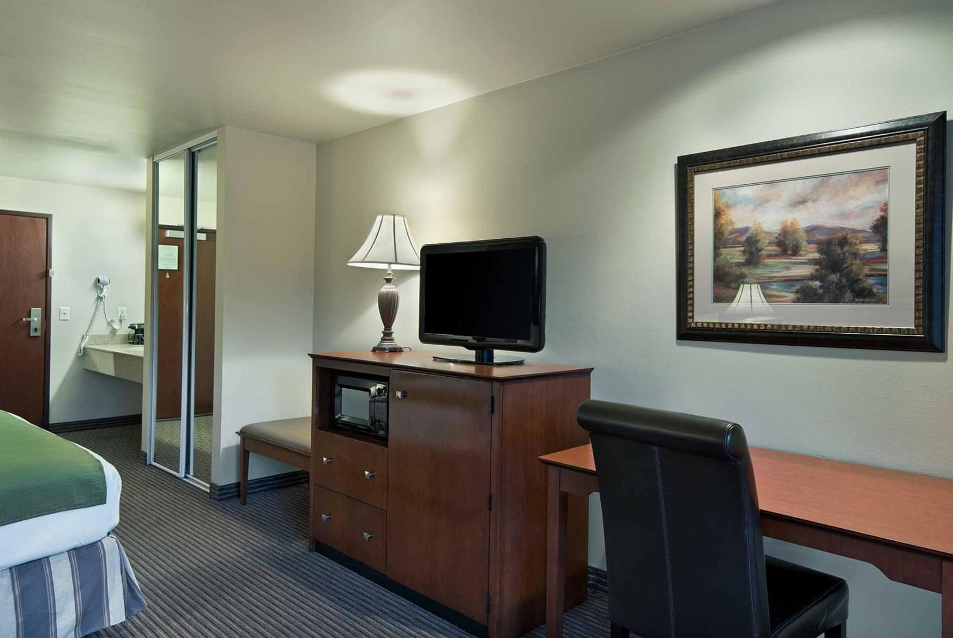 Oxford Suites Yakima gallery photo in Yakima, WA — image 15