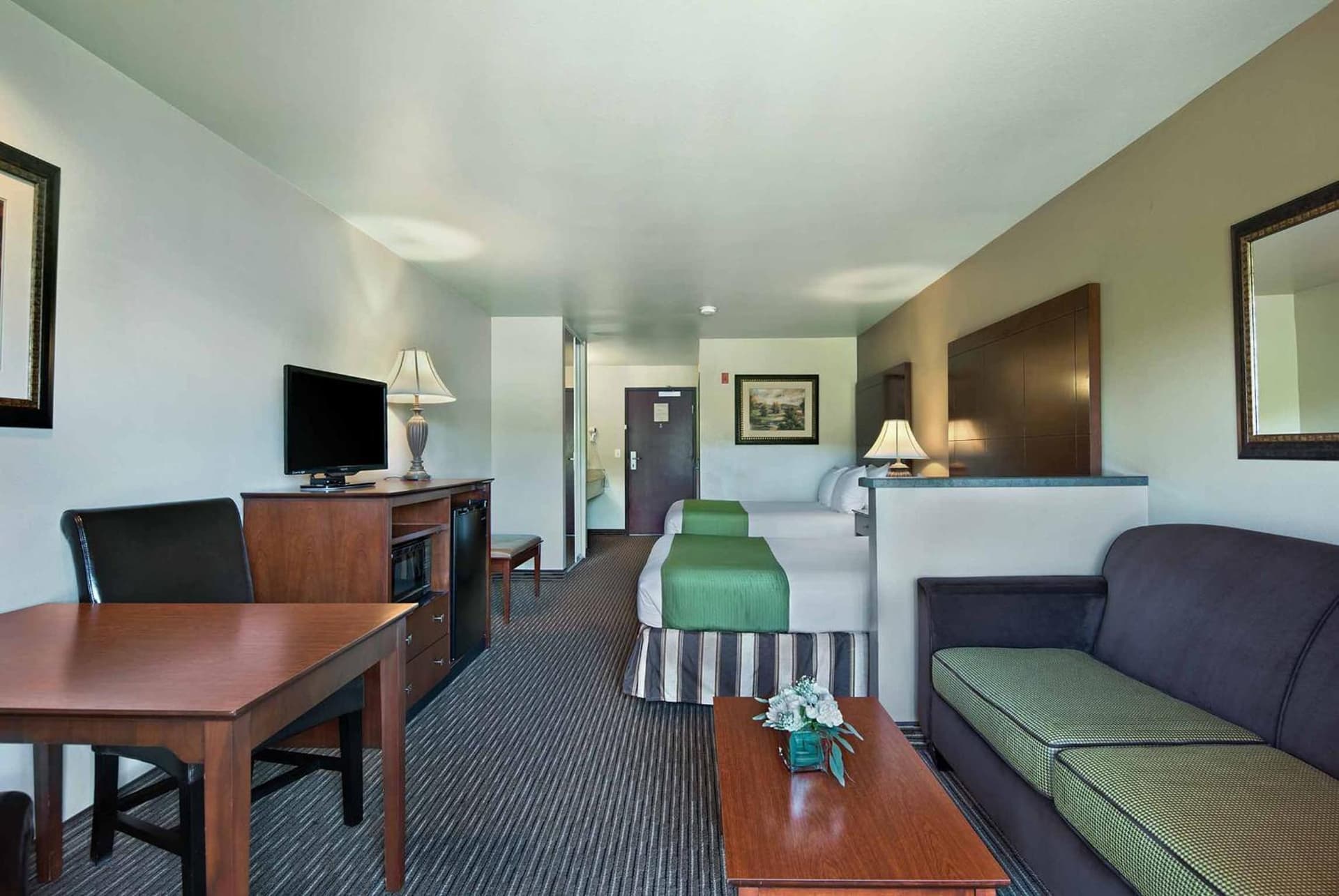 Oxford Suites Yakima gallery photo in Yakima, WA — image 4