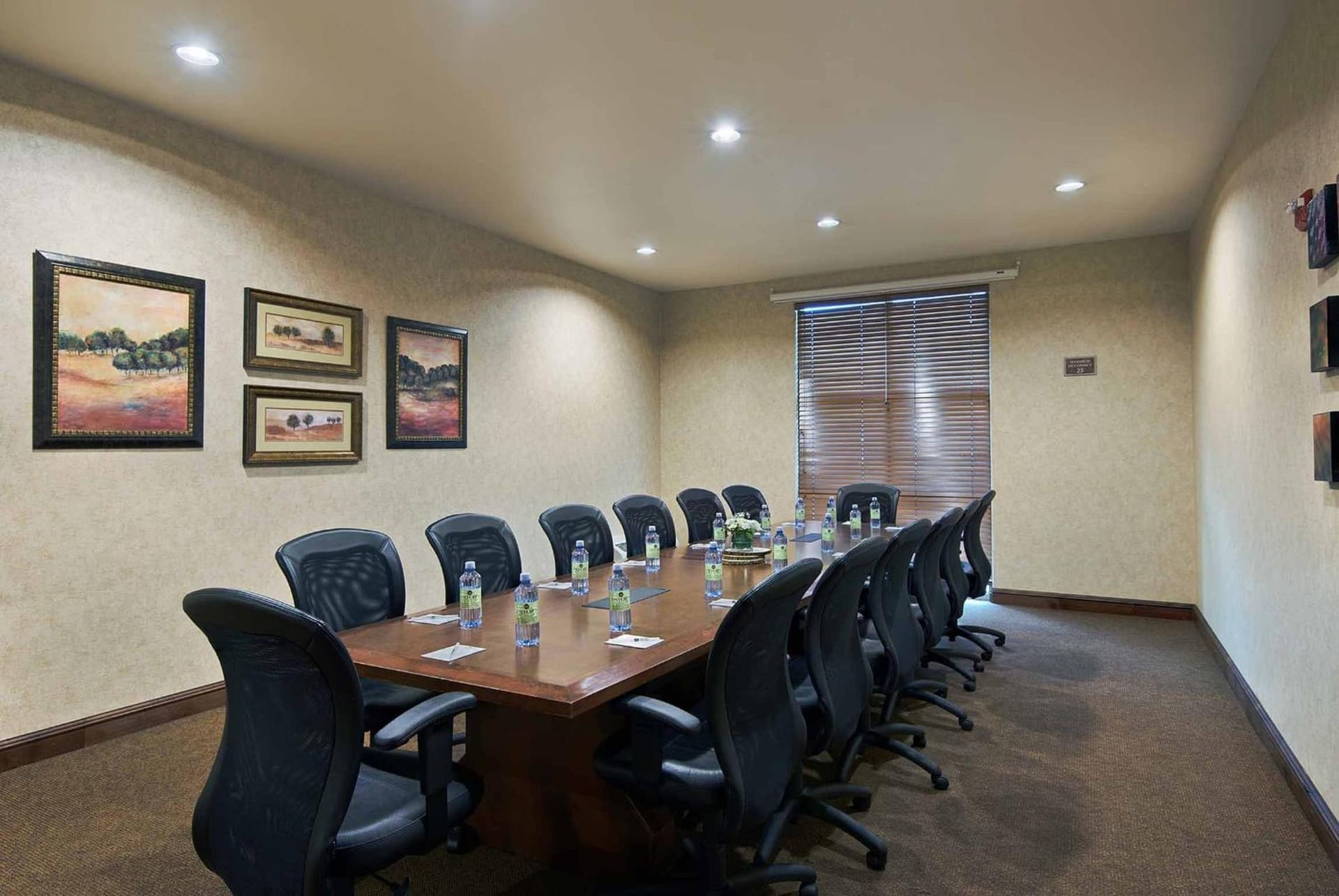 Oxford Suites Yakima gallery photo in Yakima, WA — image 18