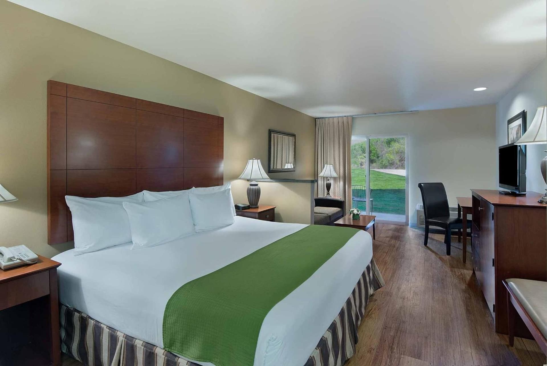 Oxford Suites Yakima gallery photo in Yakima, WA — image 25