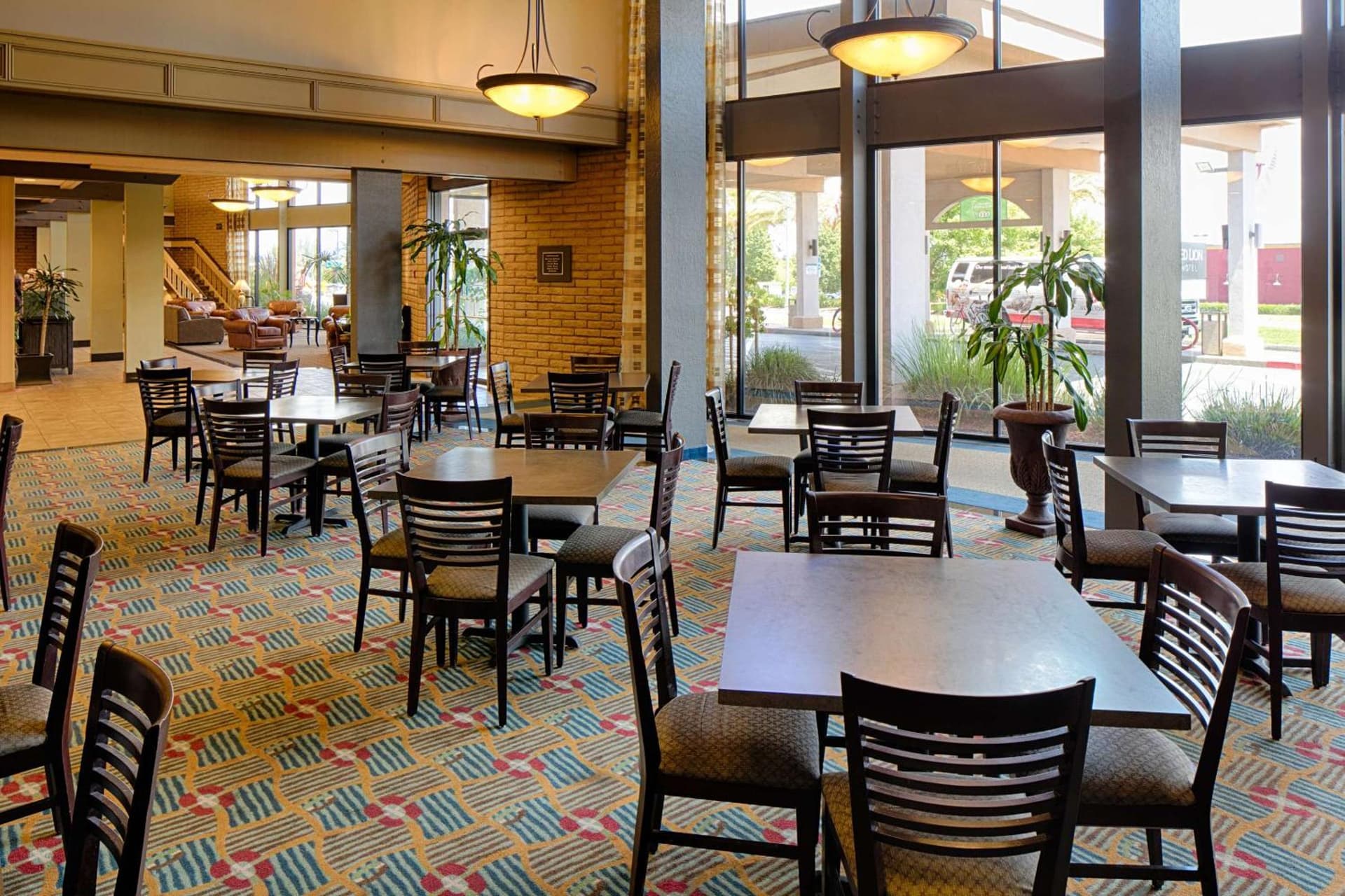 Red Lion Hotel Redding gallery photo in Redding, CA — image 36
