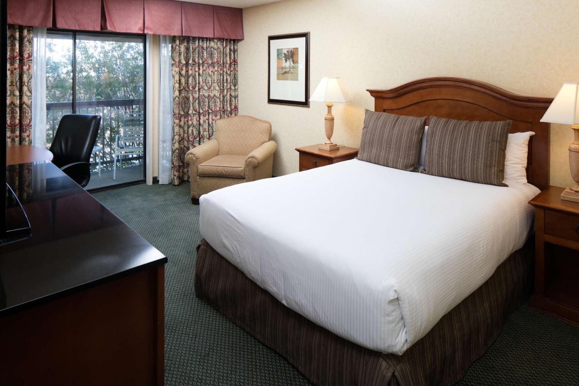 Red Lion Hotel Redding gallery photo in Redding, CA — image 39