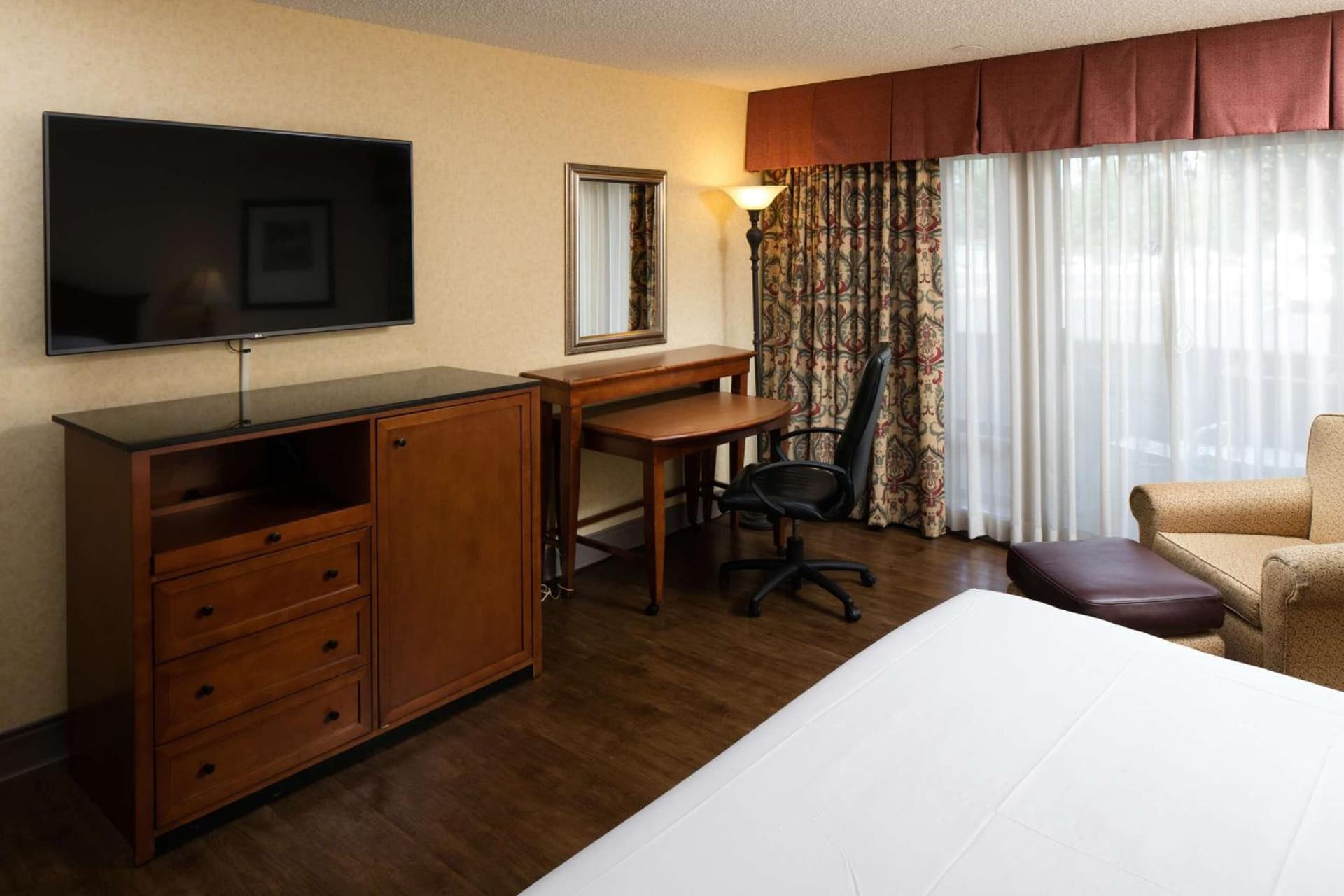 Red Lion Hotel Redding gallery photo in Redding, CA — image 23