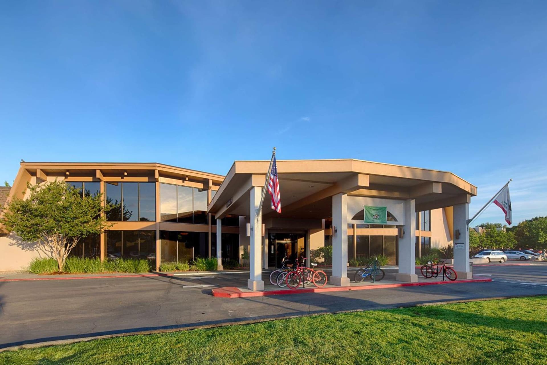 Red Lion Hotel Redding gallery photo in Redding, CA — image 5