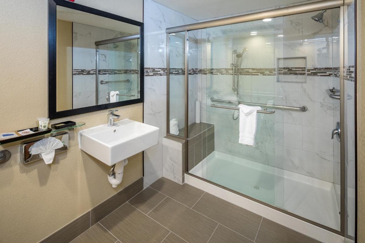 Best Western Airport Inn & Suites Oakland gallery photo in Oakland, CA — image 30