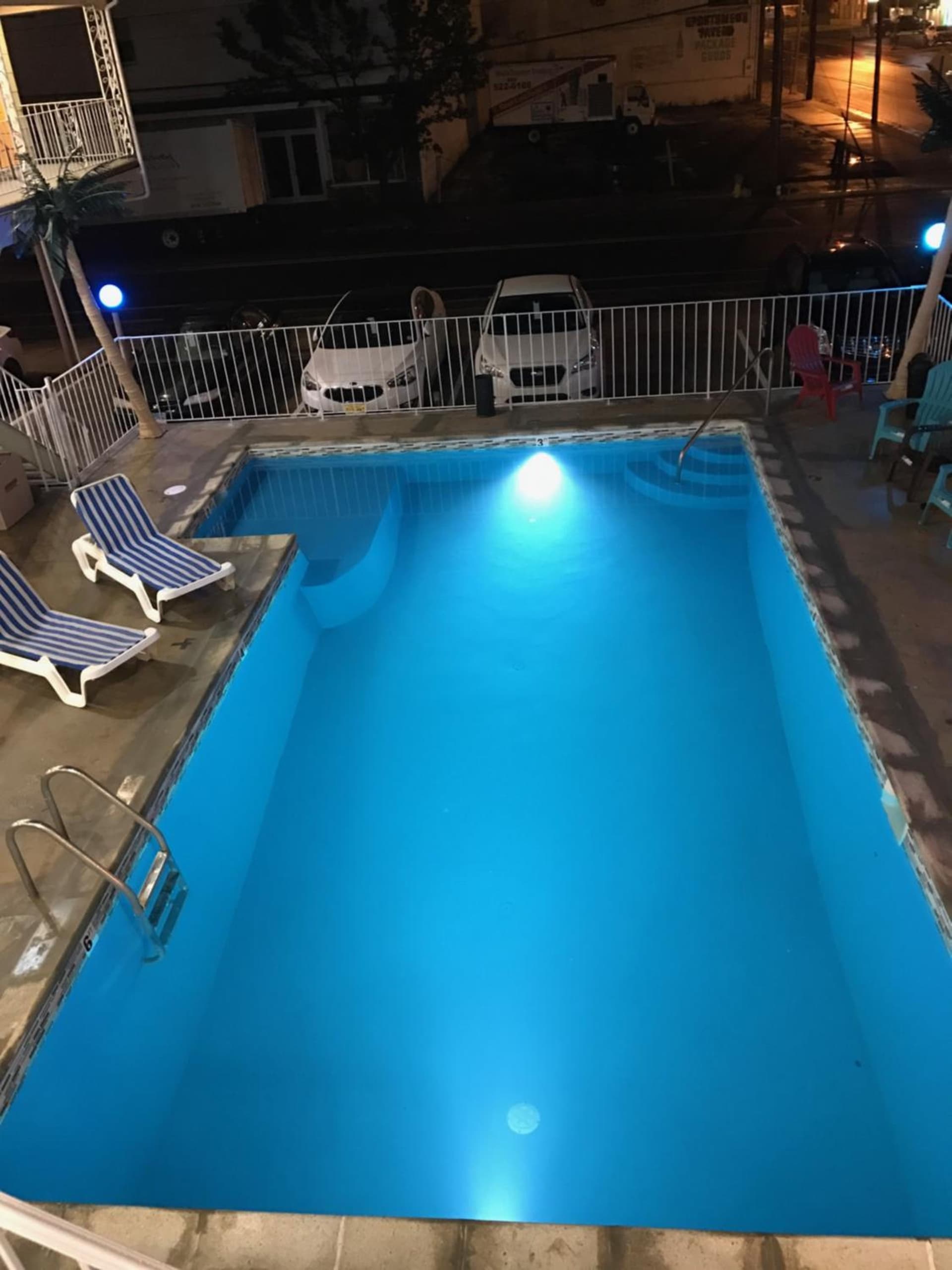 Sunrise Inn interior in Wildwood, NJ — gallery photo 2
