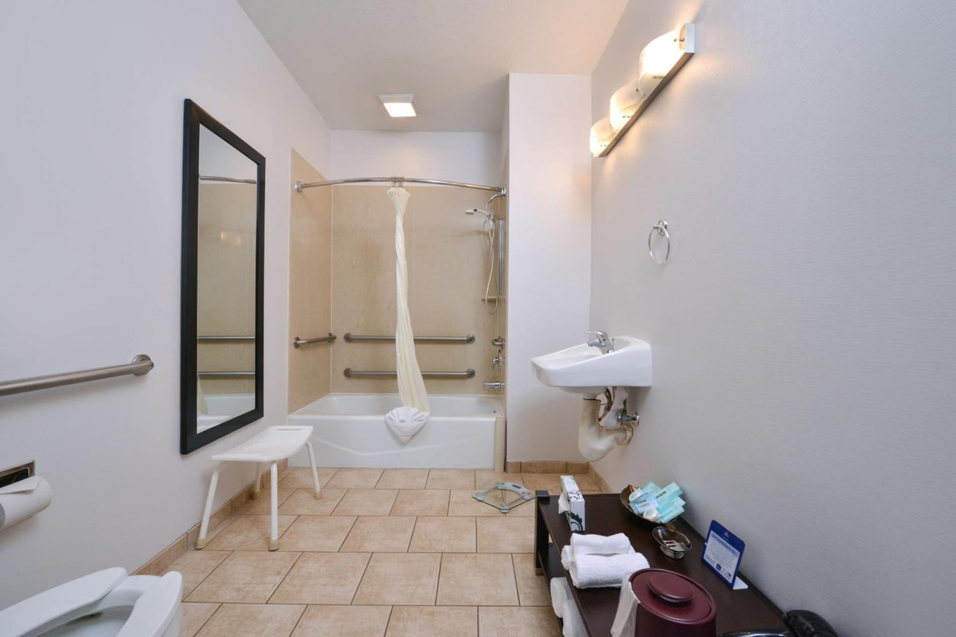 Best Western Plus Hotel at the Convention Center gallery photo in Long Beach, CA — image 6