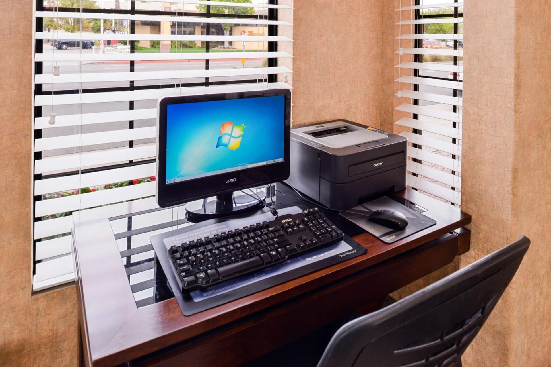 Best Western Airpark Hotel - LAX Airport LA Stadium gallery photo in Inglewood, CA — image 10