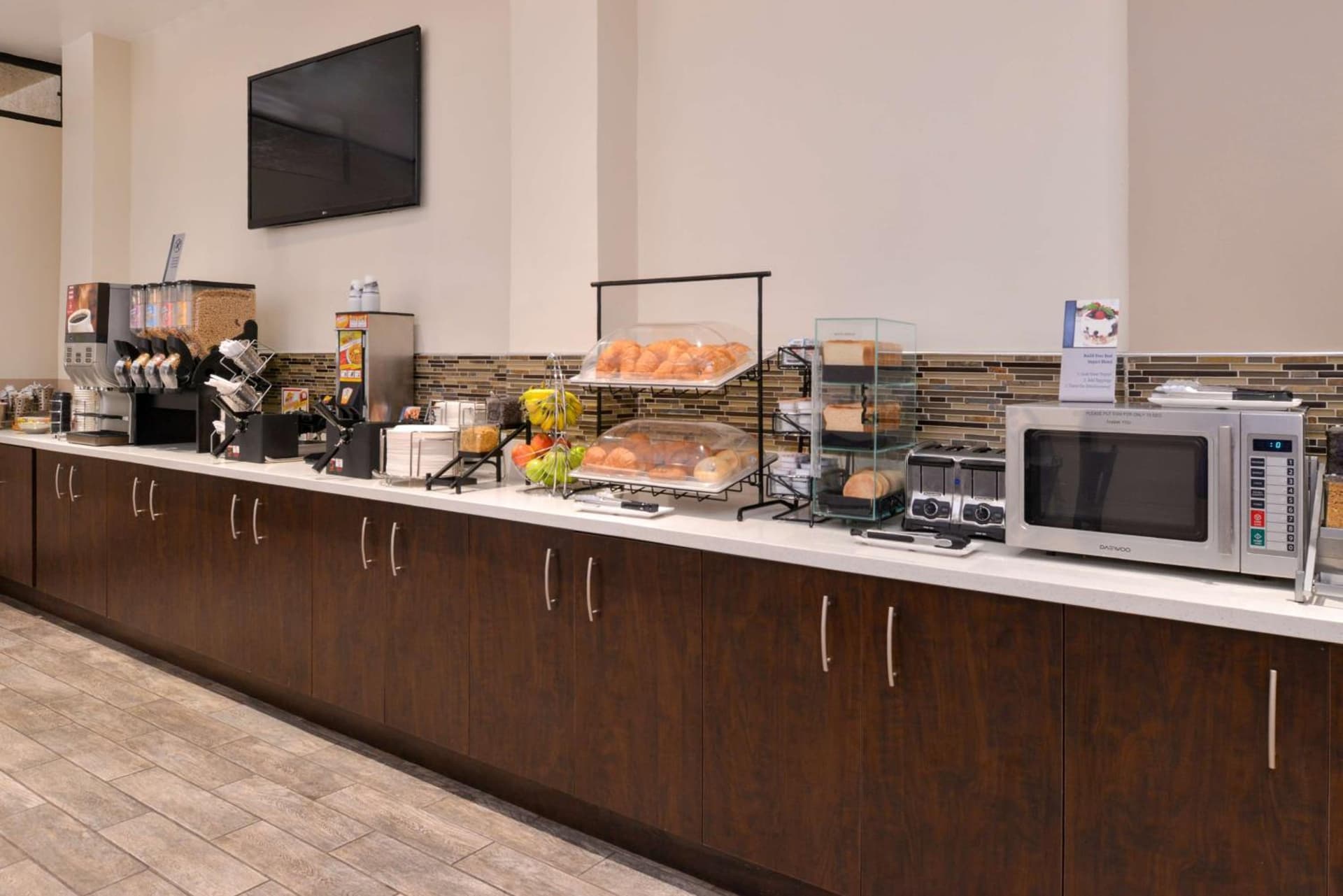 Best Western Airpark Hotel - LAX Airport LA Stadium gallery photo in Inglewood, CA — image 33