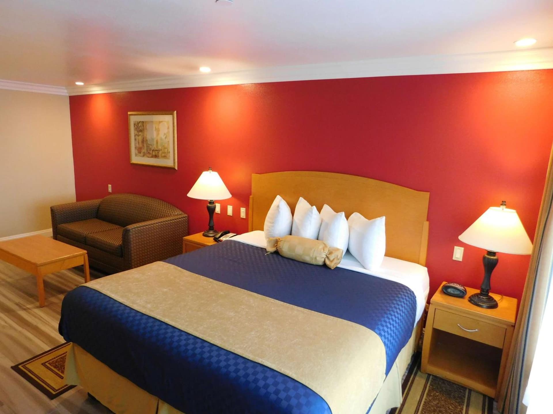 Placentia - Anaheim Orange County Hotel interior in Placentia, CA — gallery photo 2