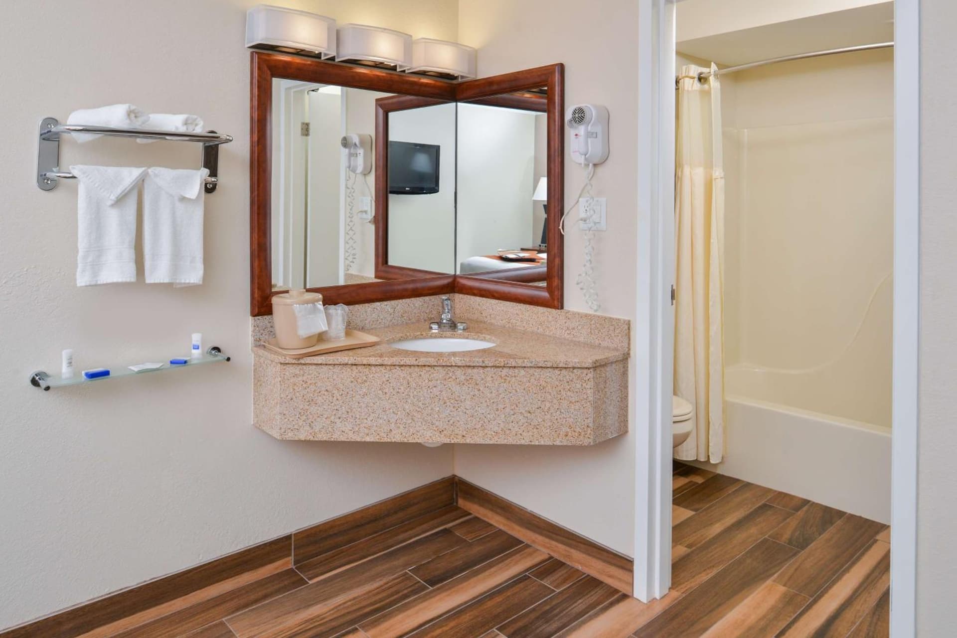 Best Western of Hartland gallery photo in Hartland, MI — image 33
