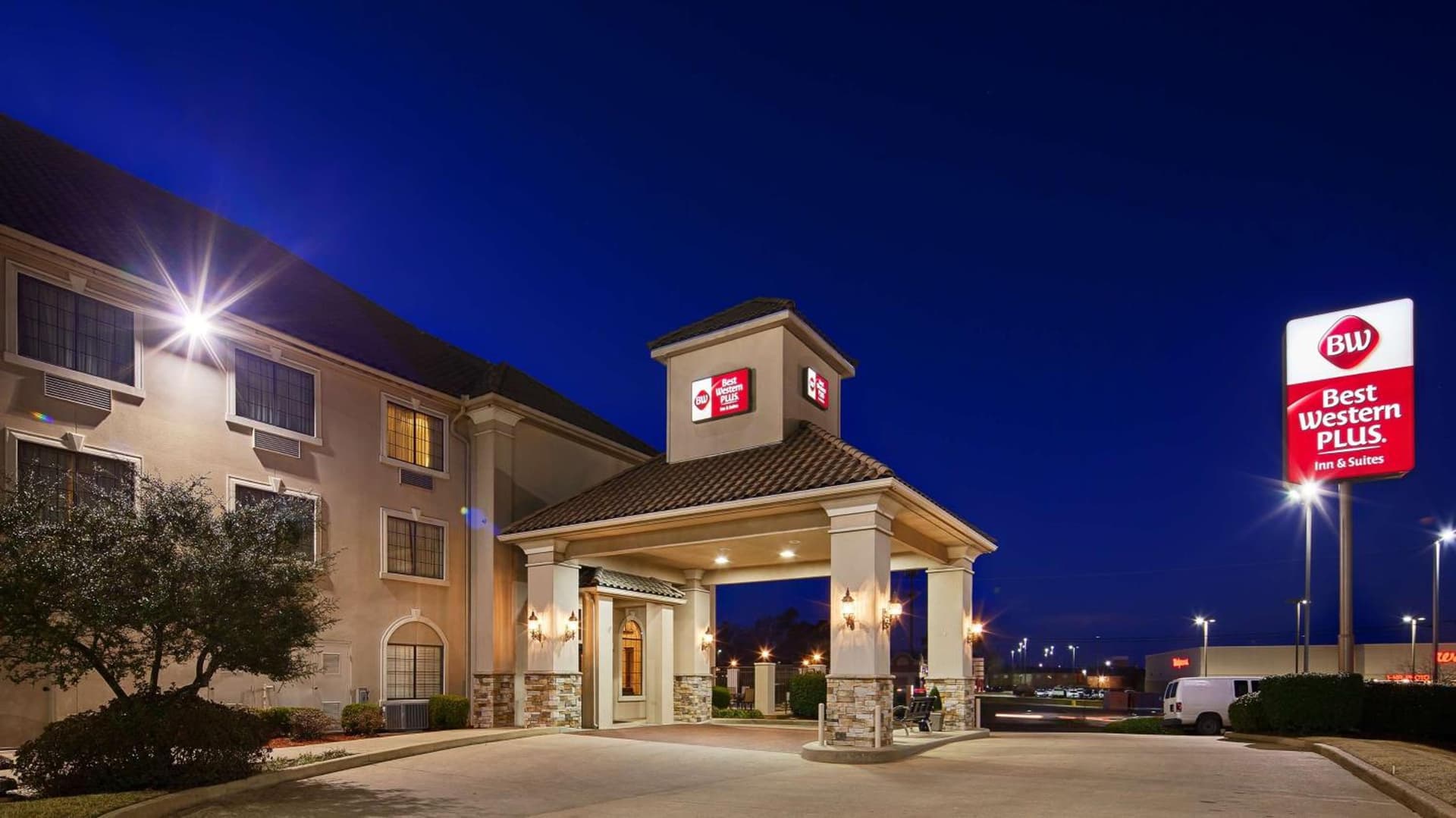 Best Western Plus Southpark Inn & Suites gallery photo in Tyler, TX — image 19