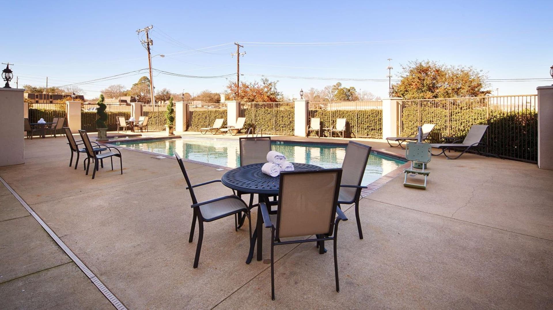 Best Western Plus Southpark Inn & Suites gallery photo in Tyler, TX — image 7