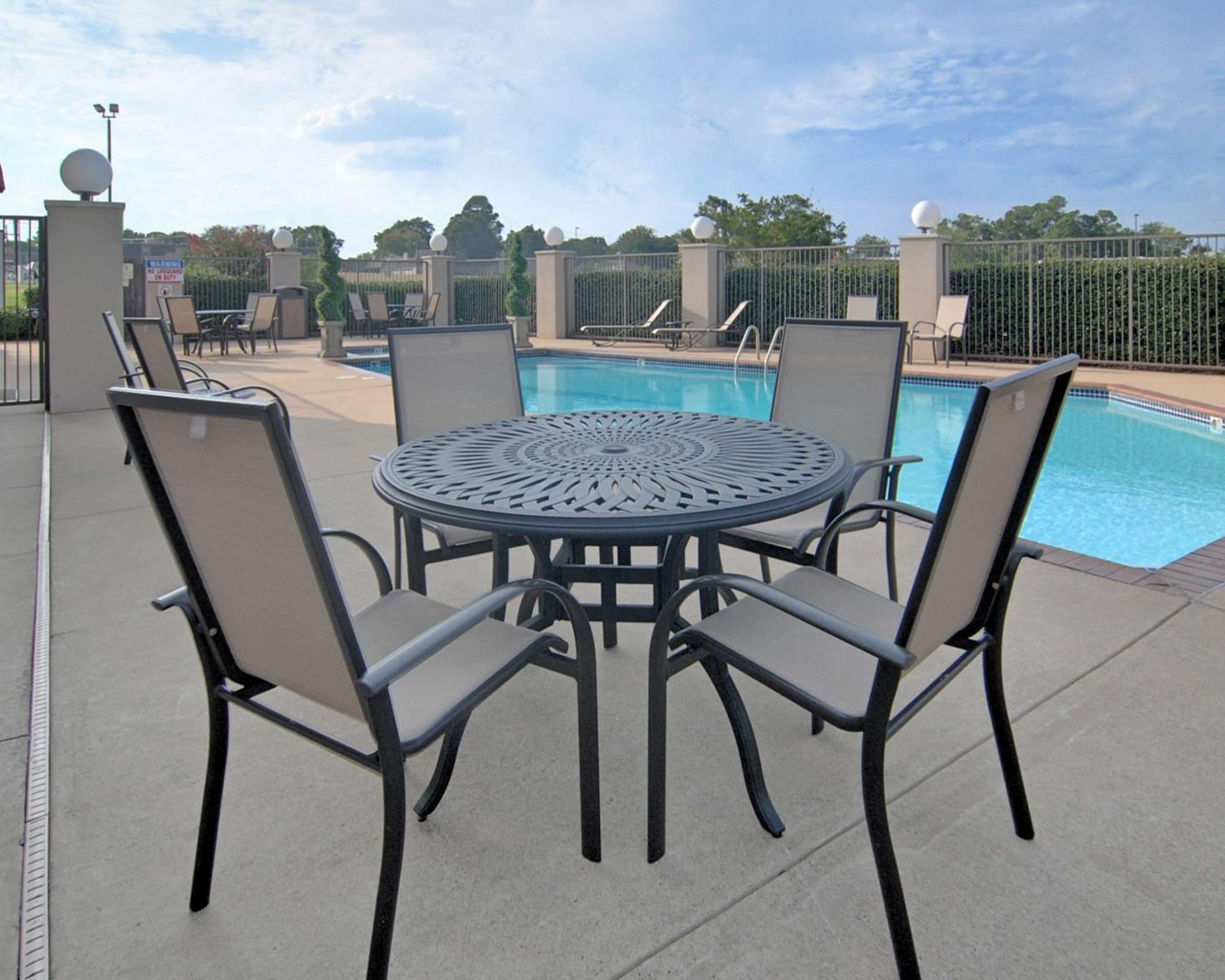 Best Western Plus Southpark Inn & Suites gallery photo in Tyler, TX — image 9