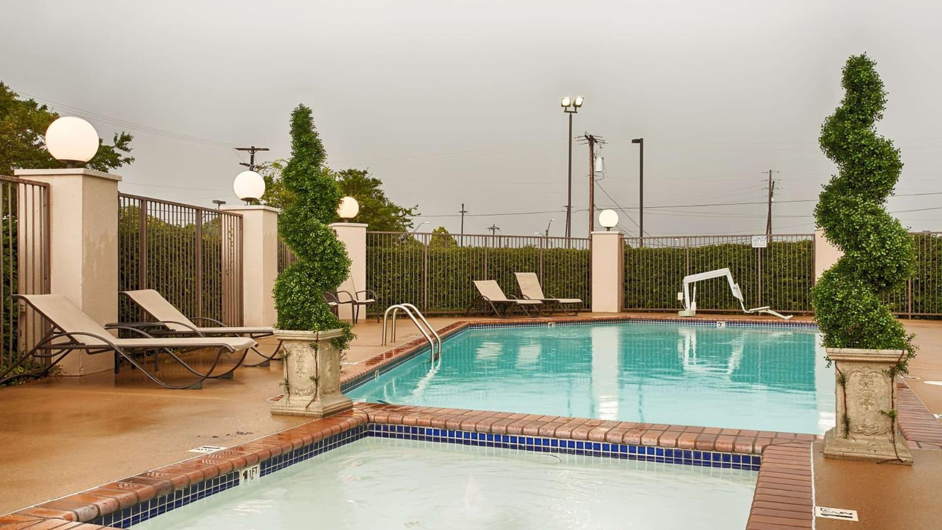 Best Western Plus Southpark Inn & Suites gallery photo in Tyler, TX — image 11