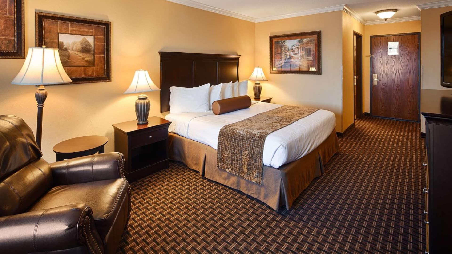 Best Western Plus Southpark Inn & Suites property views in Tyler, TX — gallery photo 3