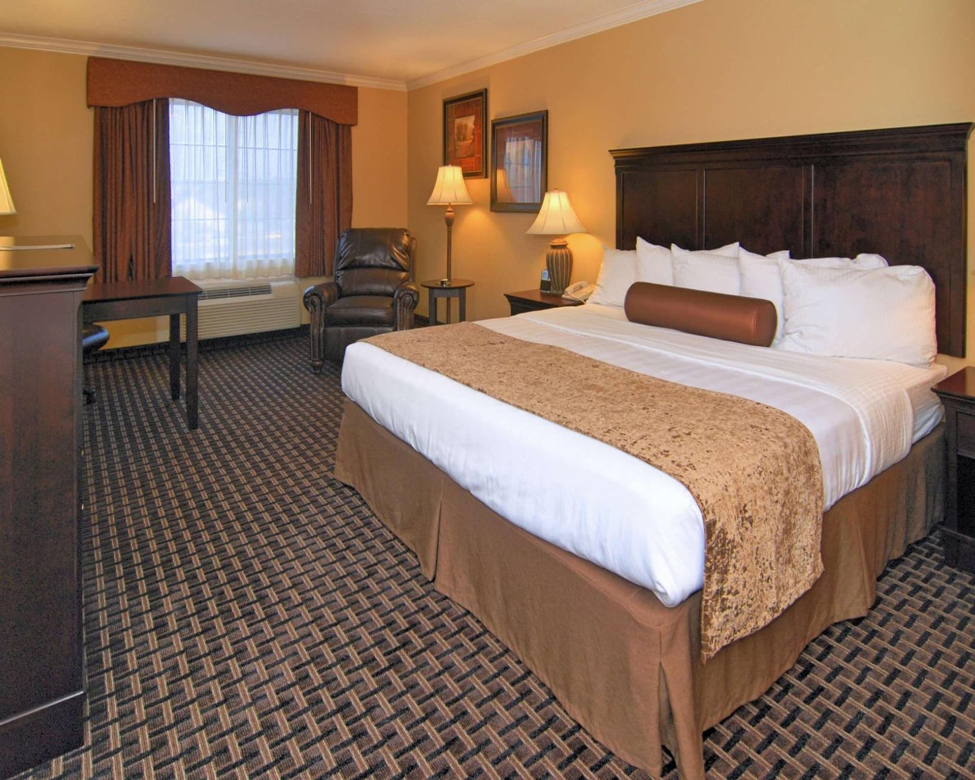 Best Western Plus Southpark Inn & Suites gallery photo in Tyler, TX — image 21