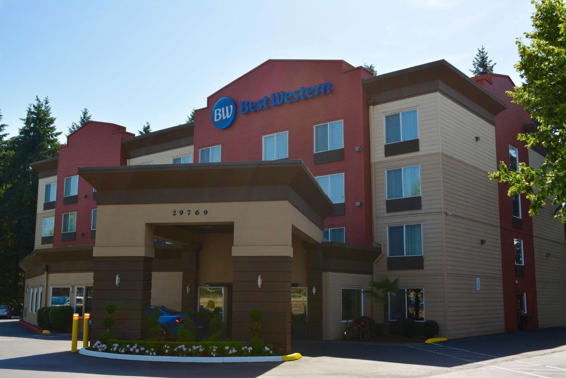 Best Western Wilsonville Inn & Suites featured exterior or lobby in Wilsonville, OR — similar hotel