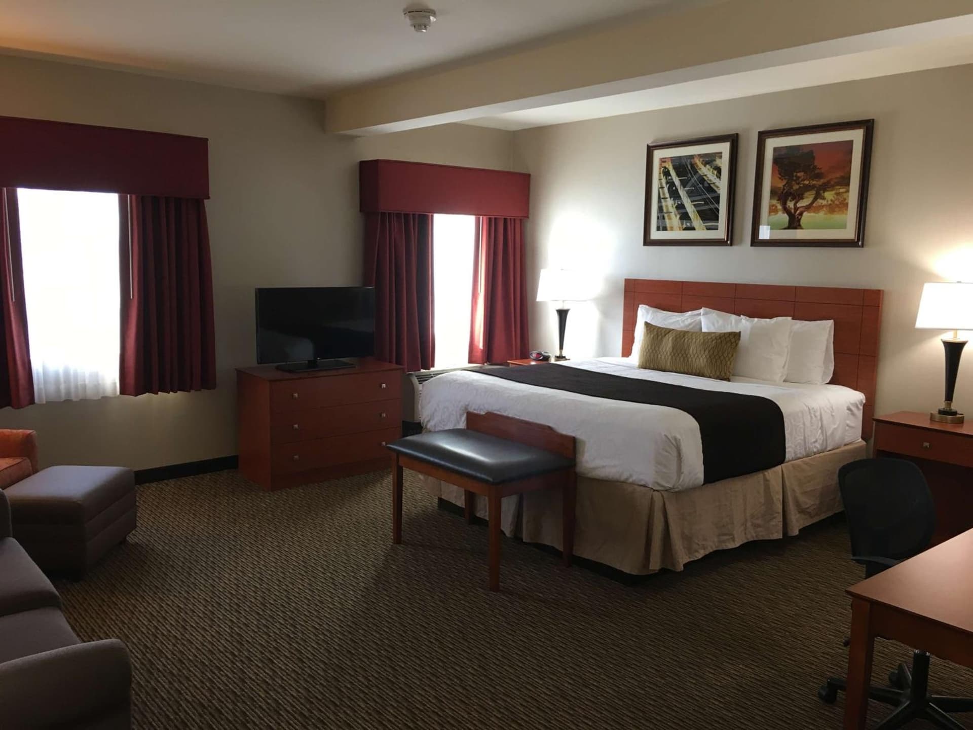 Best Western Plus Arrowhead Hotel gallery photo in Colton, CA — image 21
