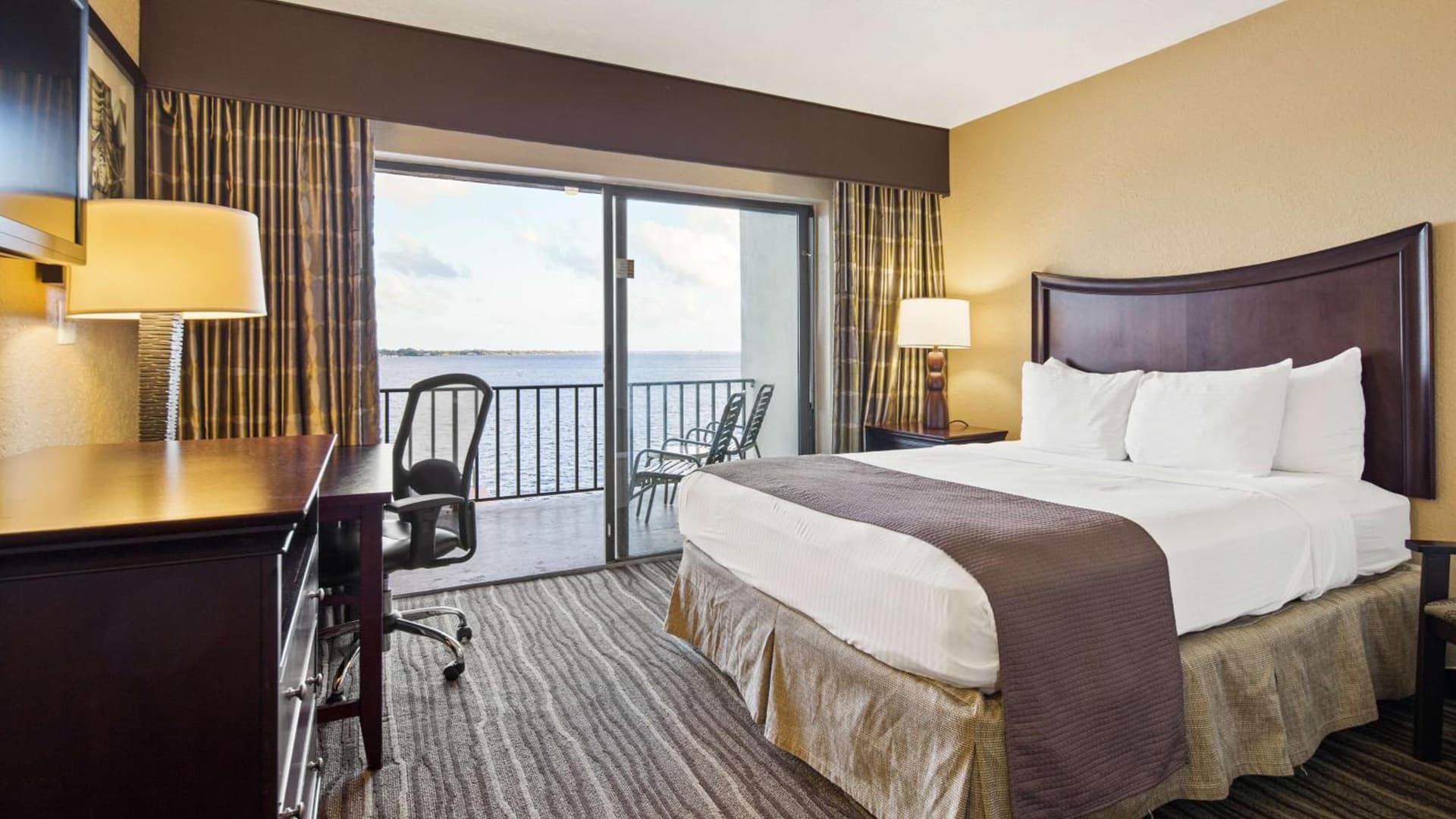 Best Western Fort Myers Waterfront gallery photo in North Fort Myers, FL — image 21