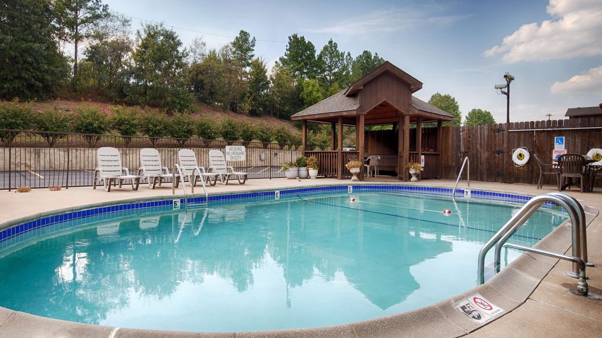 SureStay Plus Hotel by Best Western Poteau interior in Poteau, OK — gallery photo 2