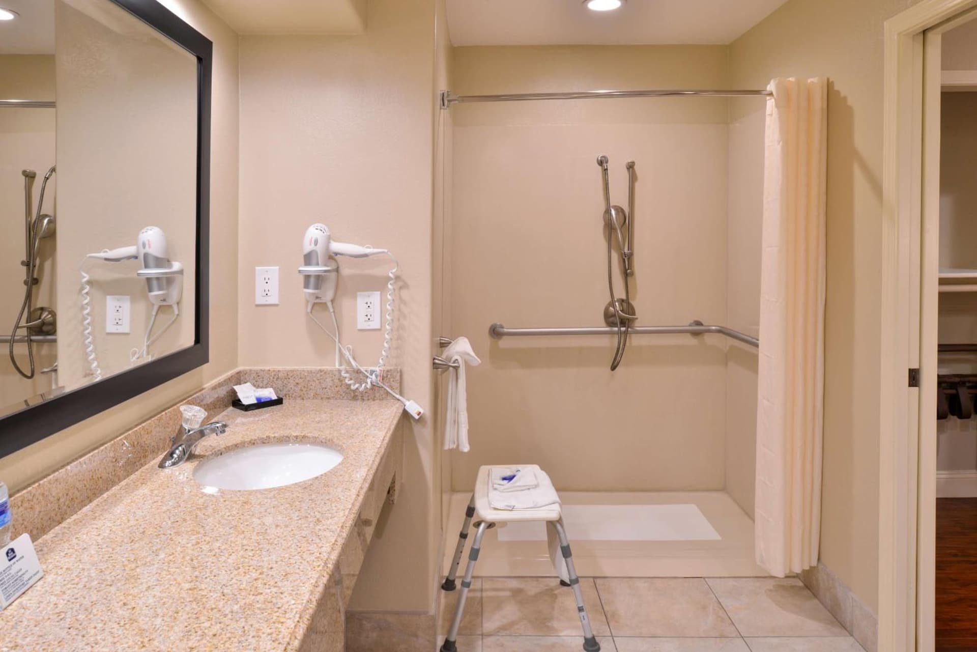 Best Western Oxnard Inn gallery photo in Oxnard, CA — image 18