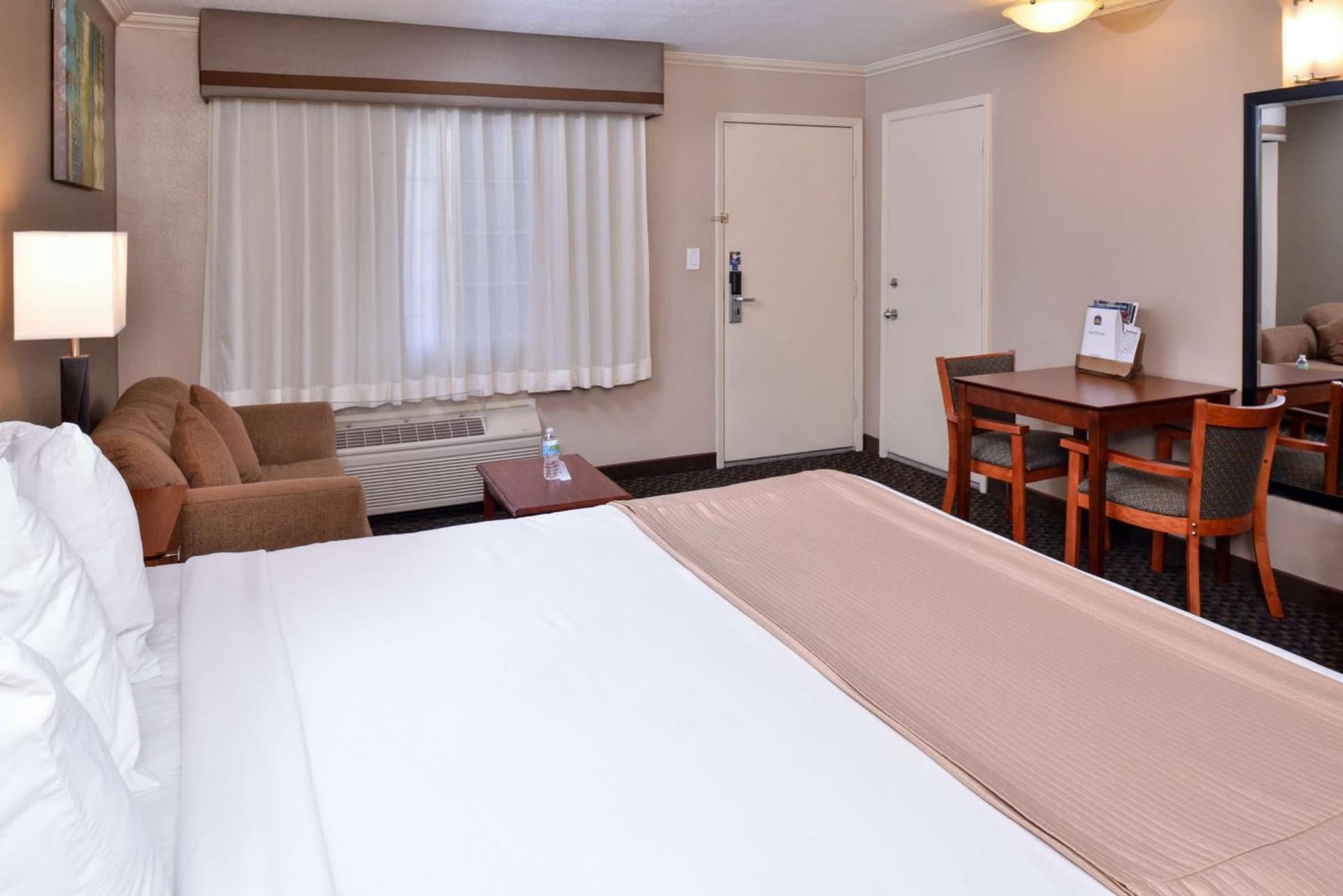 Best Western Oxnard Inn gallery photo in Oxnard, CA — image 12