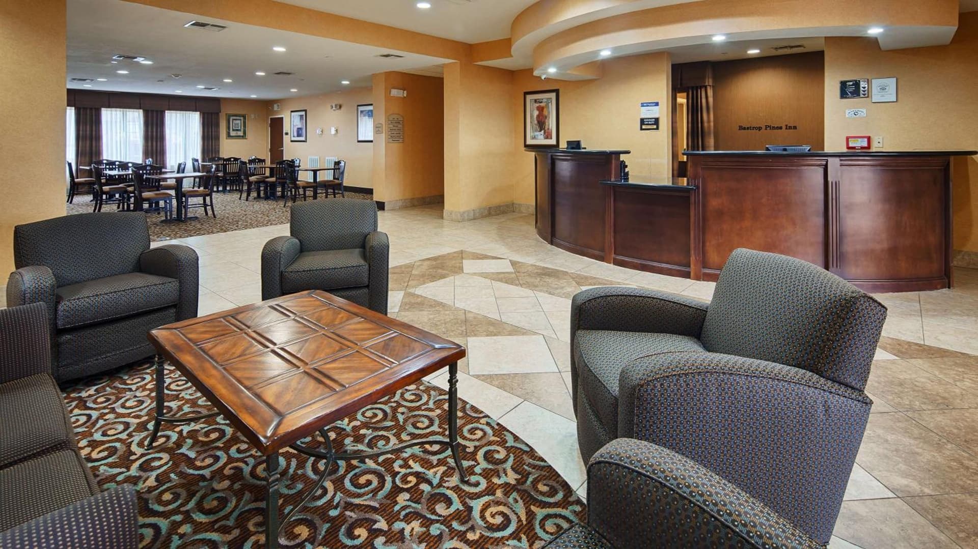 Best Western Bastrop Pines Inn property views in Bastrop, TX — gallery photo 3