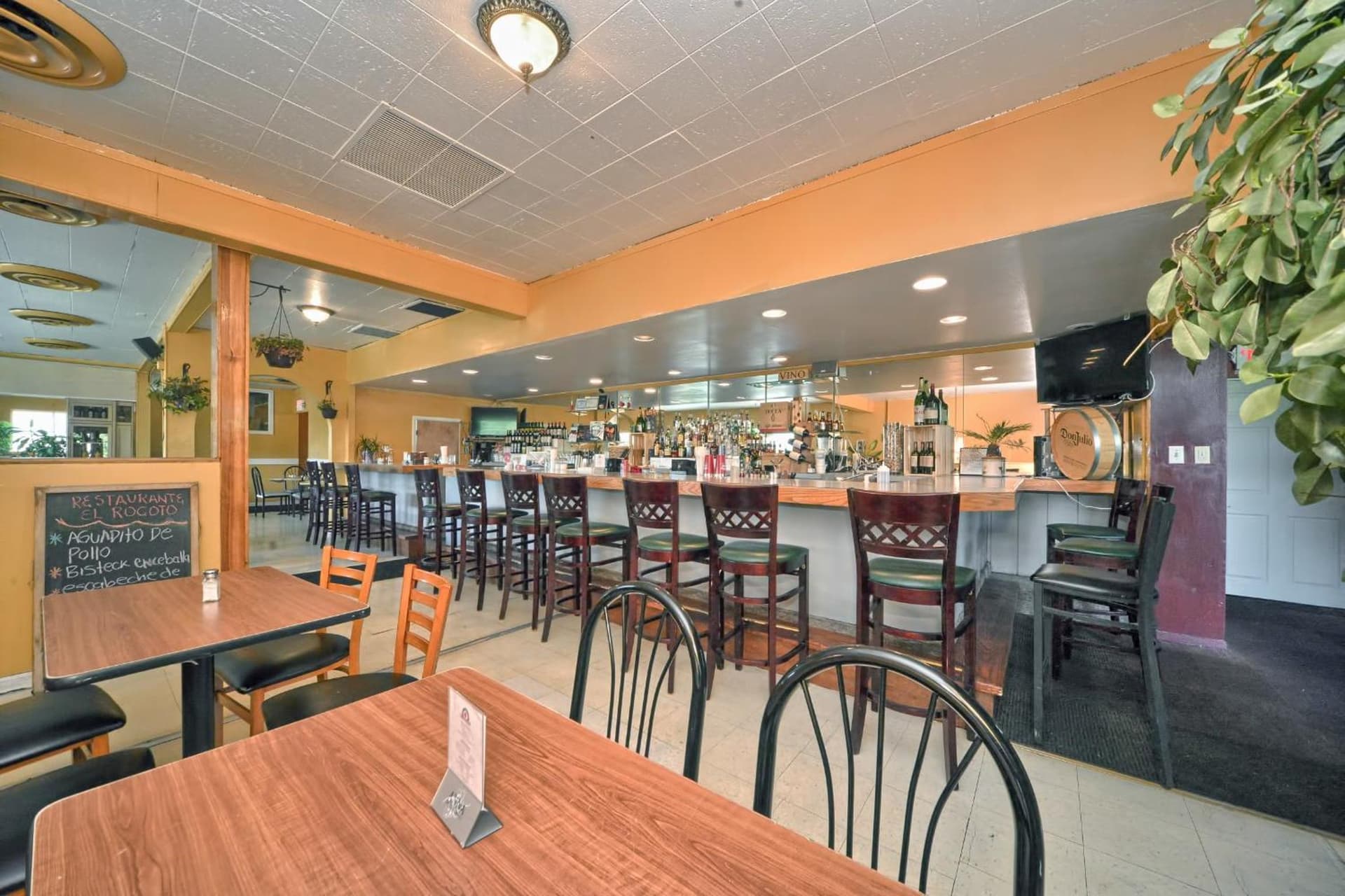 Red Carpet Inn - Stamford gallery photo in Stamford, CT — image 20