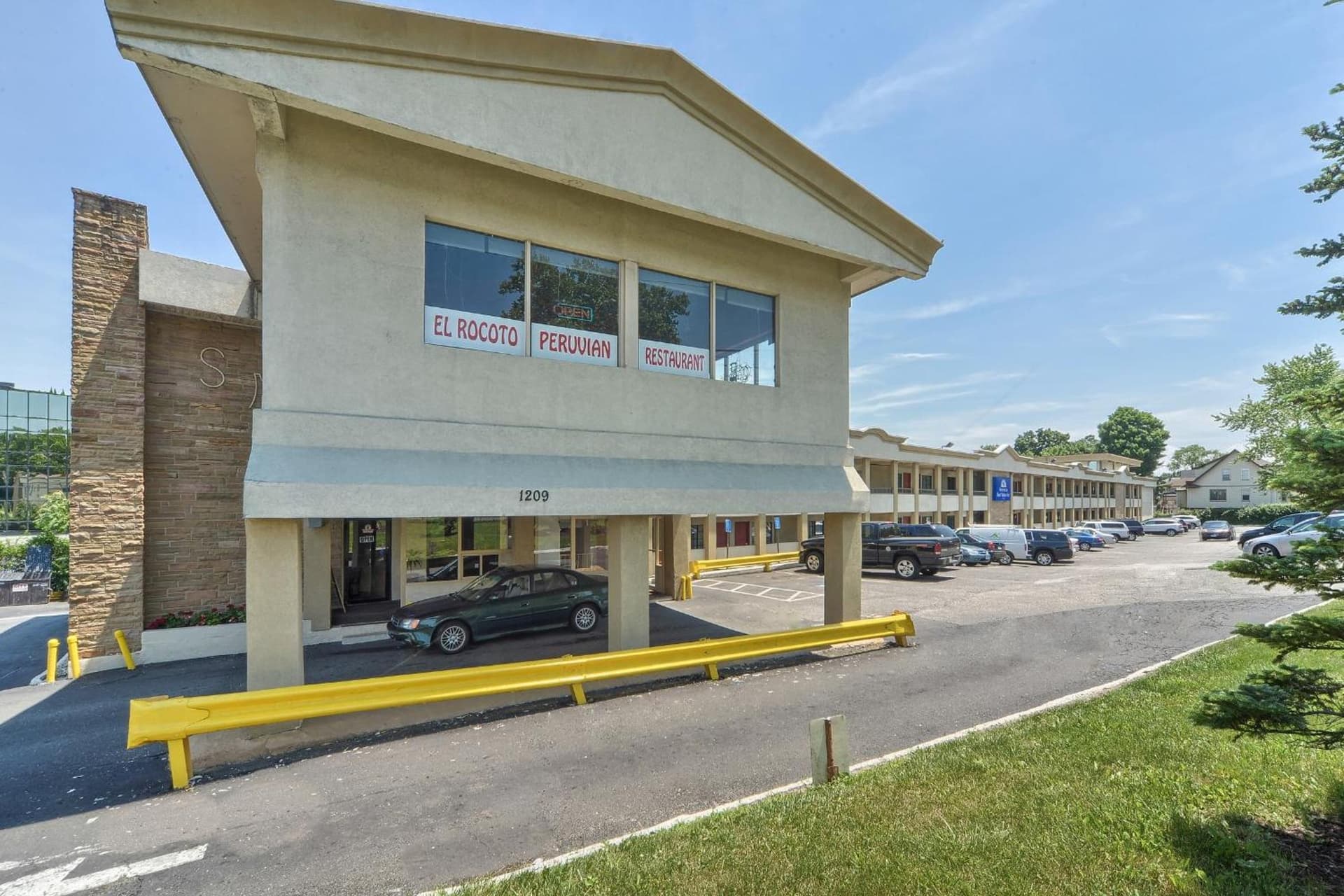 Red Carpet Inn - Stamford gallery photo in Stamford, CT — image 37