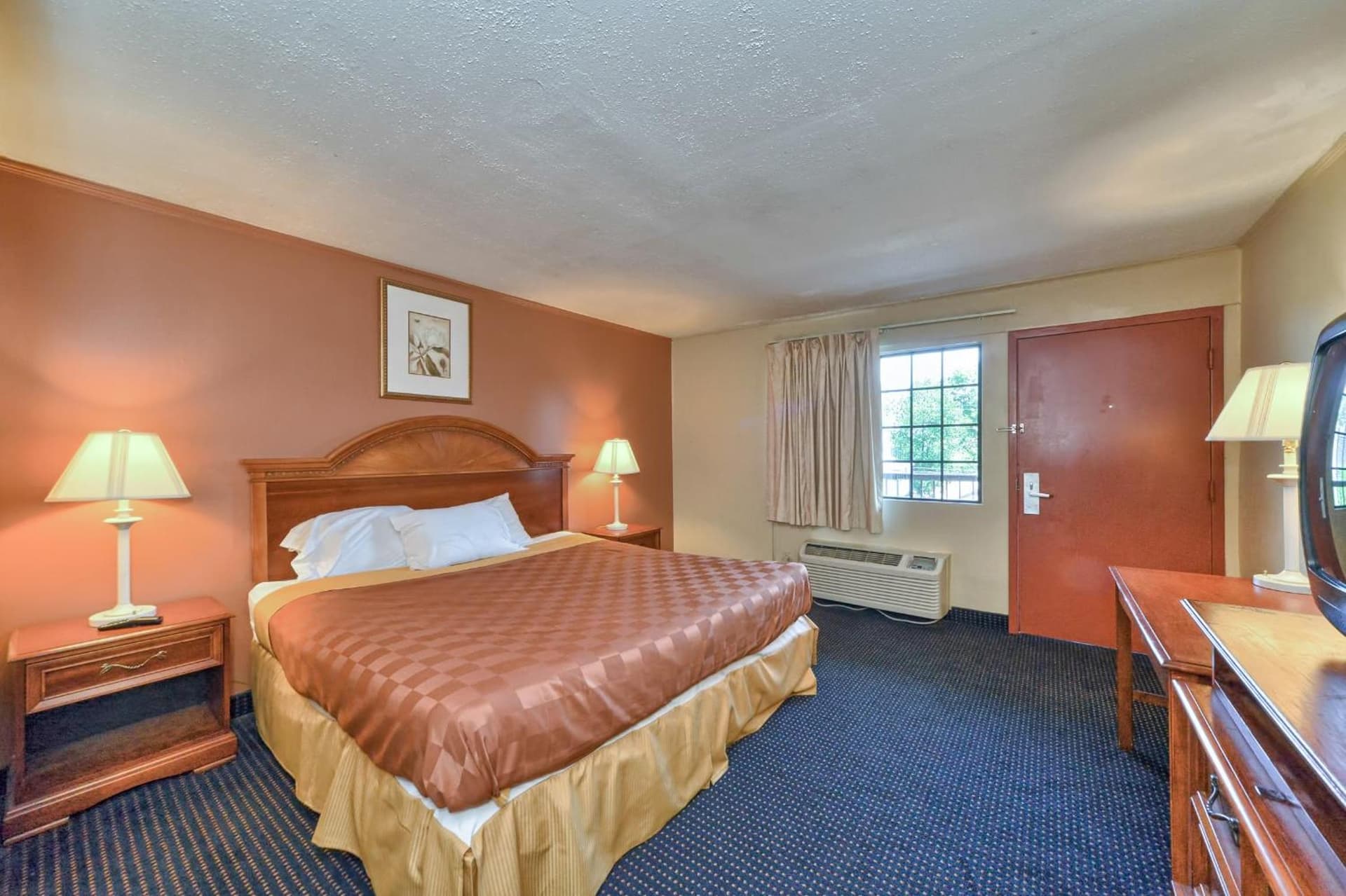 Red Carpet Inn - Stamford gallery photo in Stamford, CT — image 35