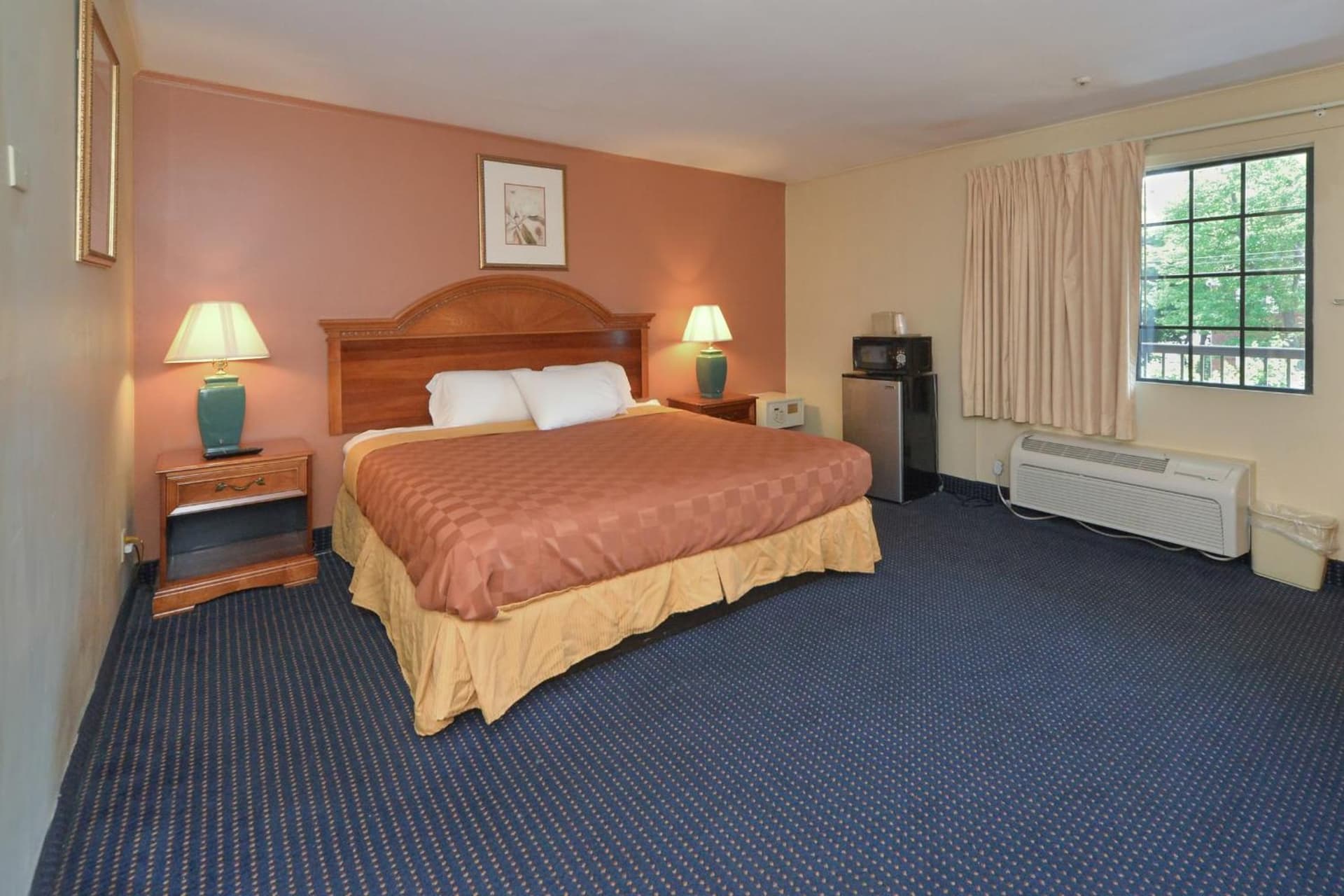Red Carpet Inn - Stamford gallery photo in Stamford, CT — image 36
